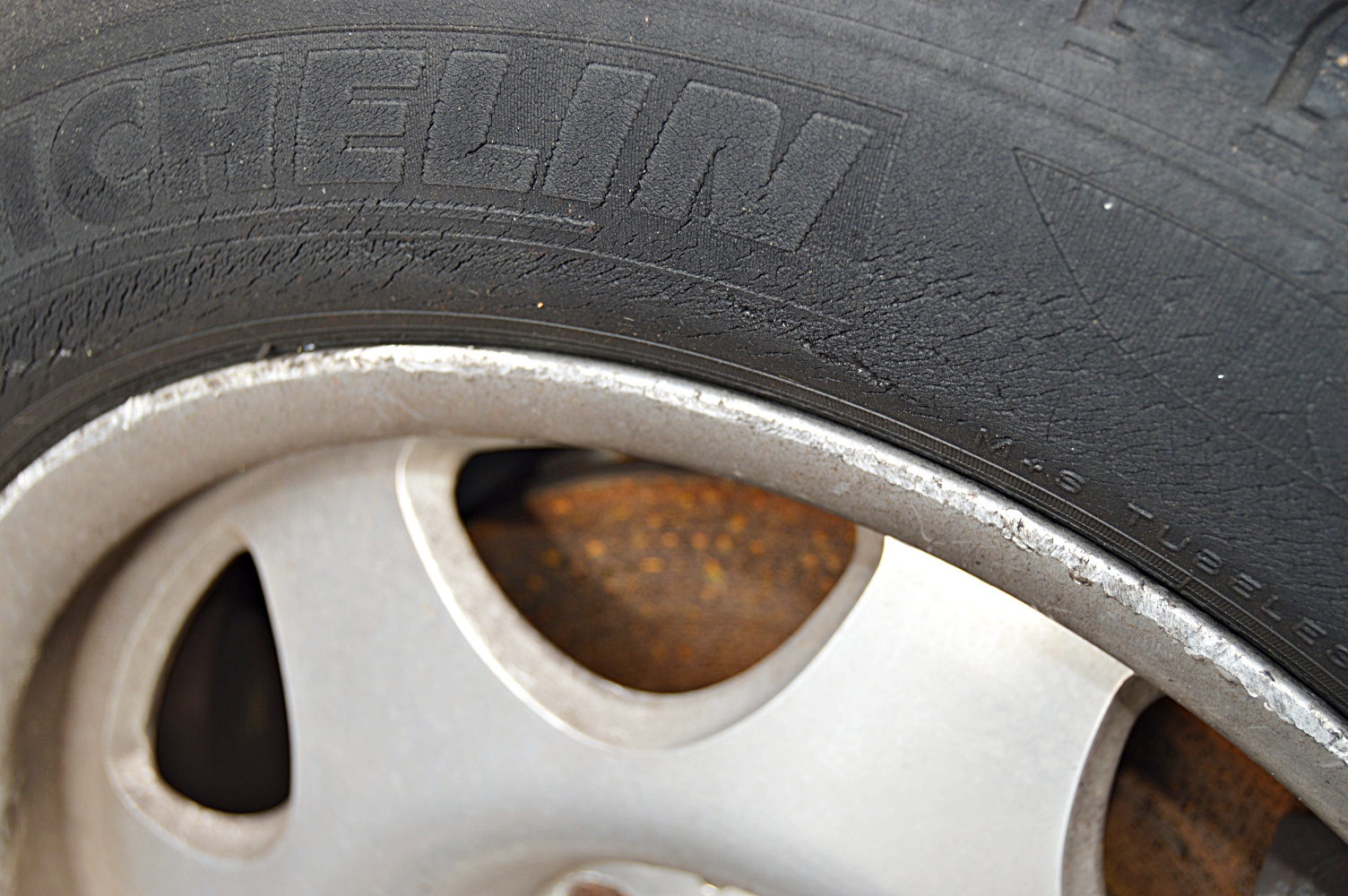 1998 Mercedes-Benz CLX 320 Sedan