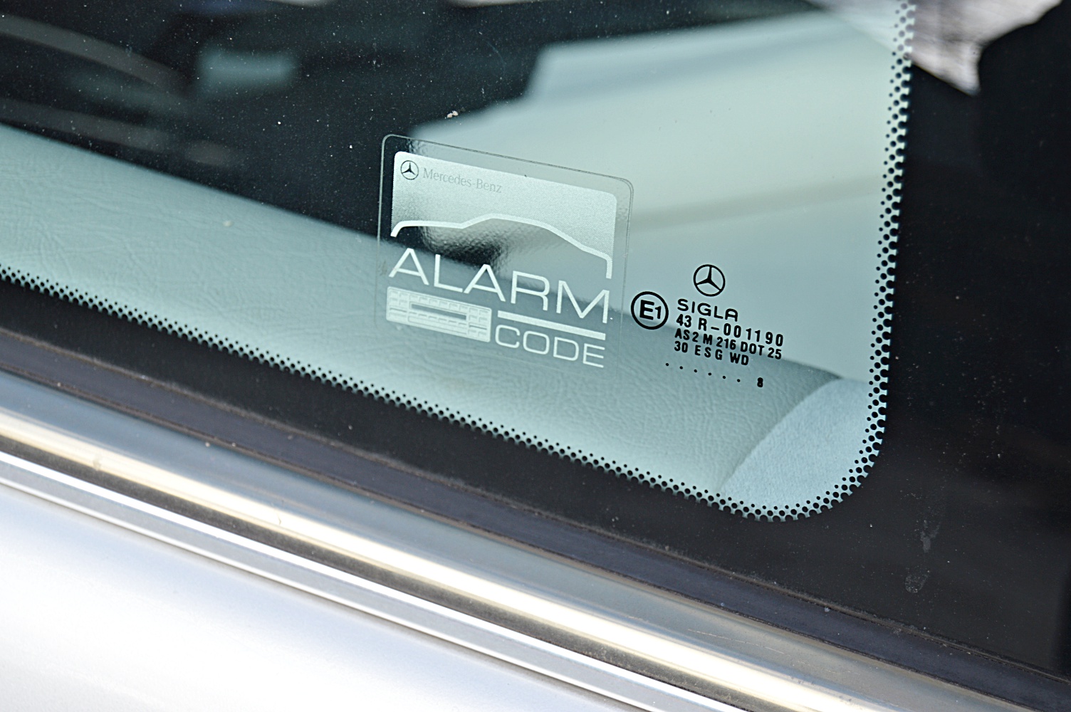 1998 Mercedes-Benz CLX 320 Sedan