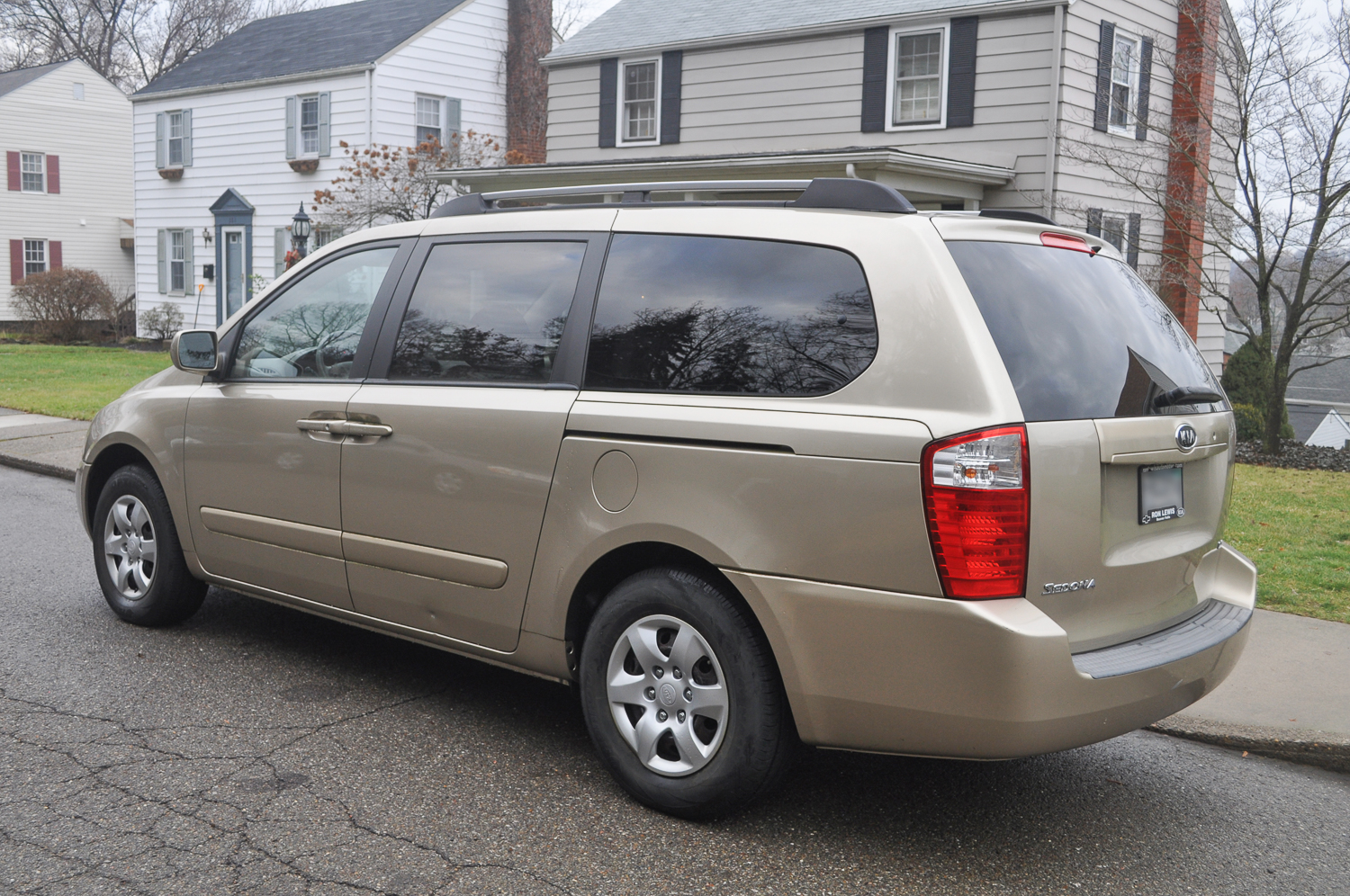 2007 Kia Sedona LX Minivan