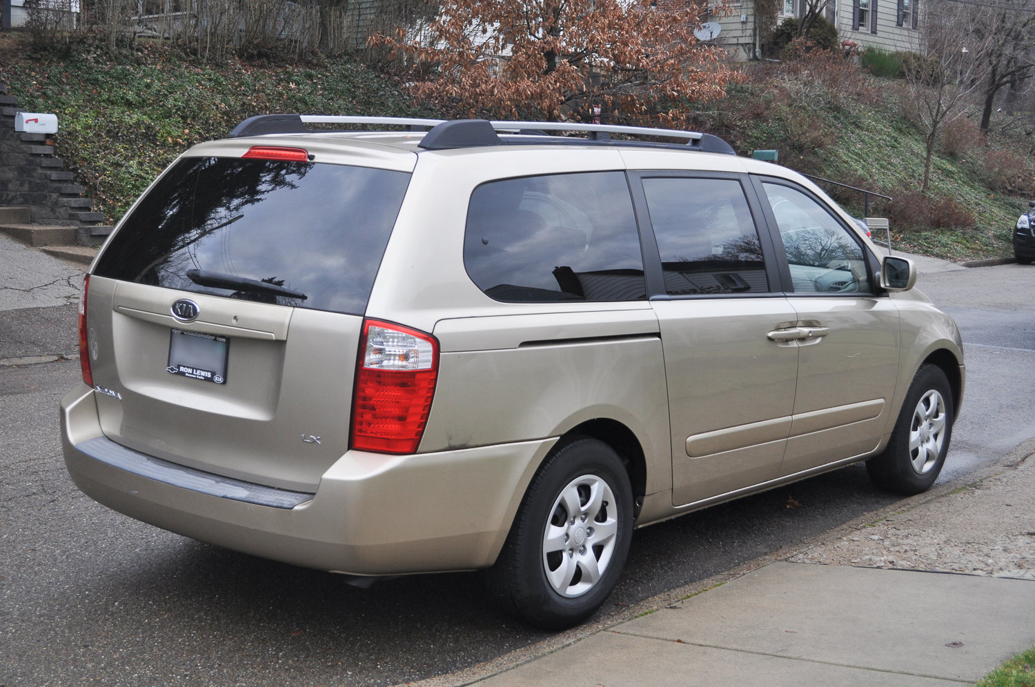 2007 Kia Sedona LX Minivan