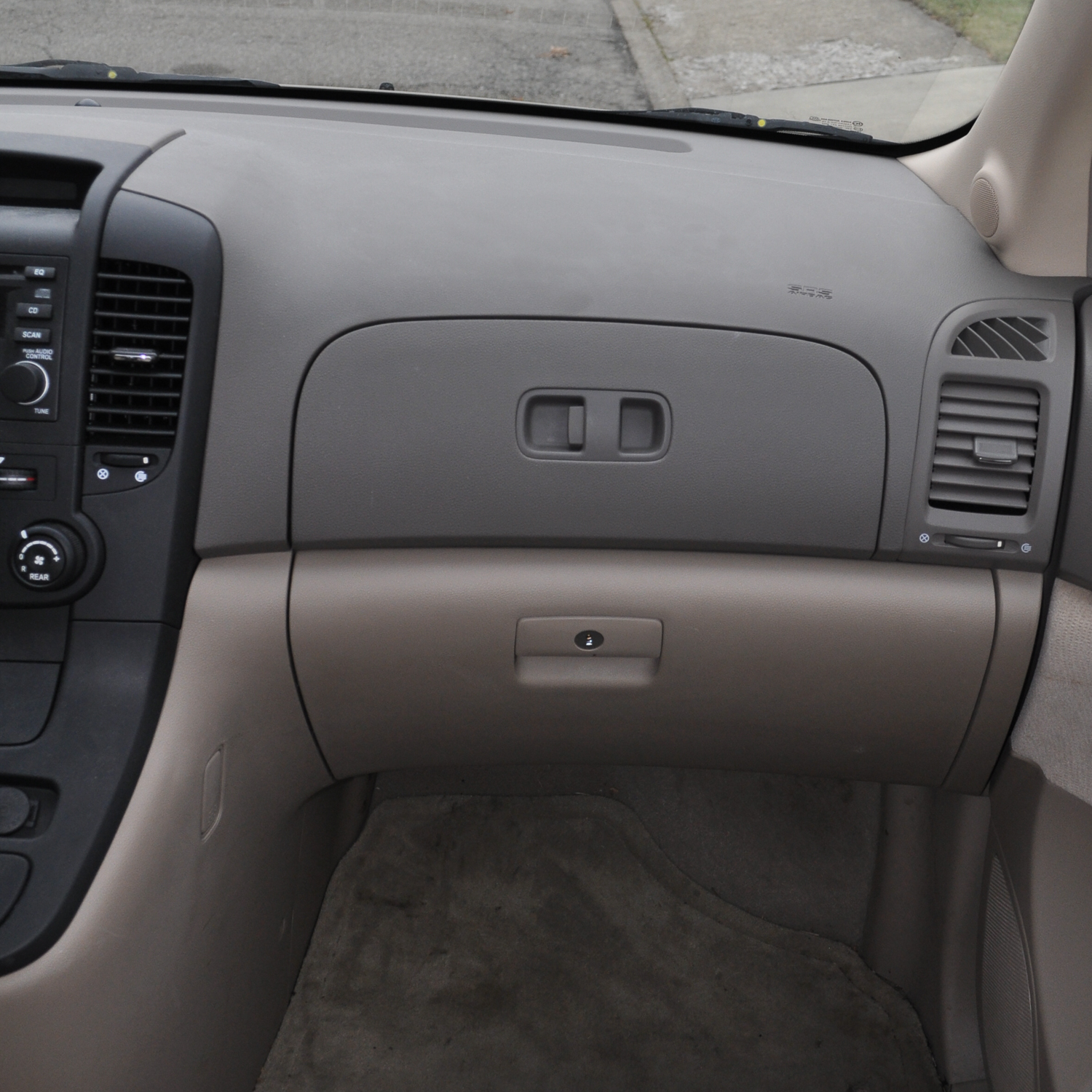 2007 Kia Sedona LX Minivan