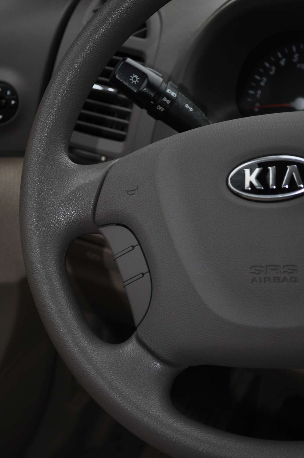 2007 Kia Sedona LX Minivan