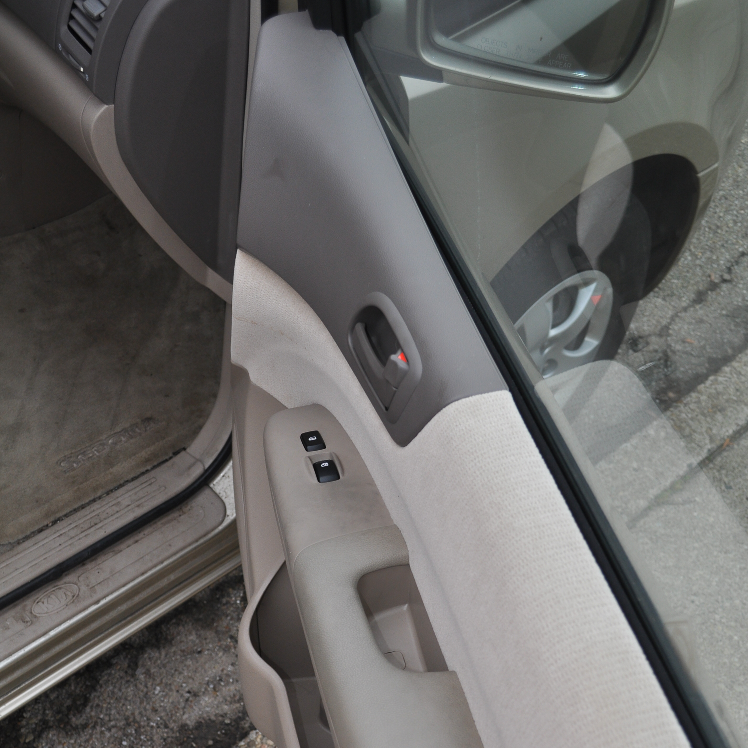 2007 Kia Sedona LX Minivan