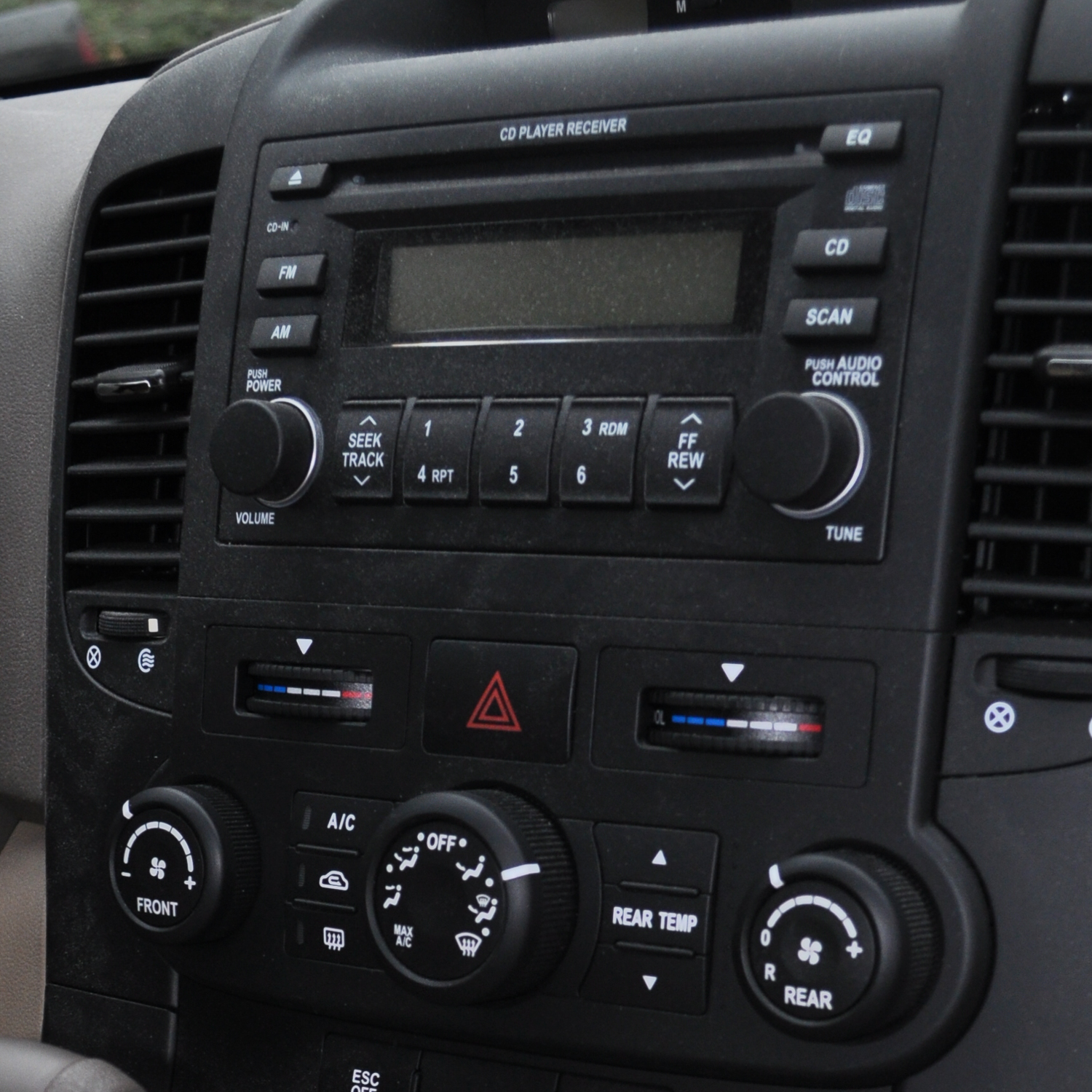 2007 Kia Sedona LX Minivan