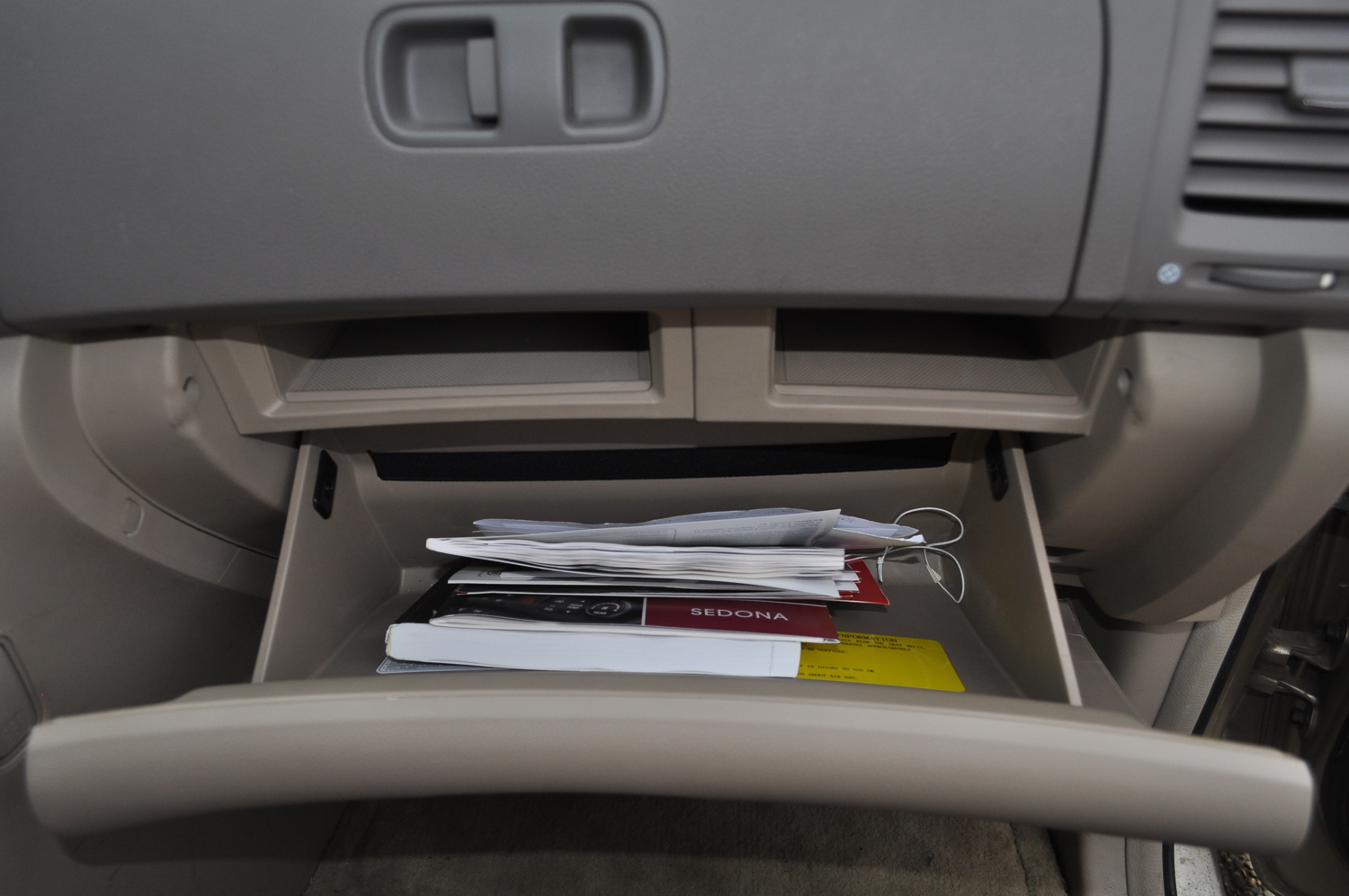 2007 Kia Sedona LX Minivan