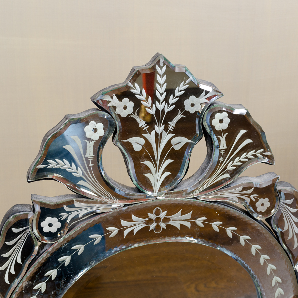 Venetian Style Trifold Boudoir Mirror