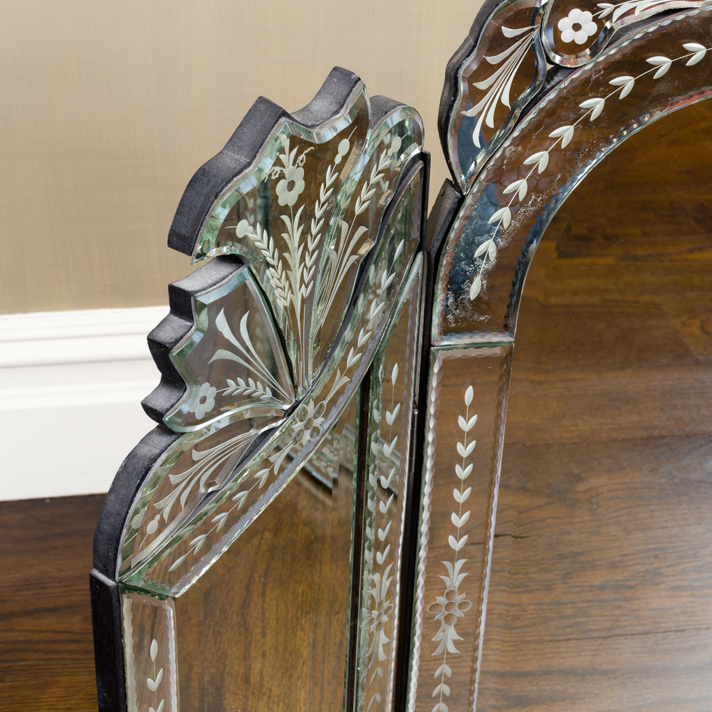 Venetian Style Trifold Boudoir Mirror