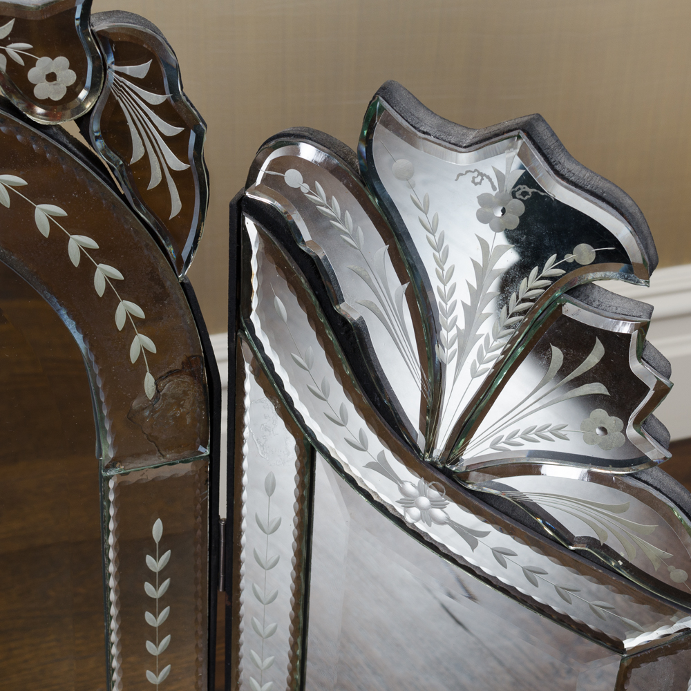 Venetian Style Trifold Boudoir Mirror