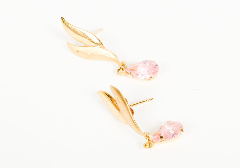 Large Group of 14K Yellow Gold Earrings and Pendant