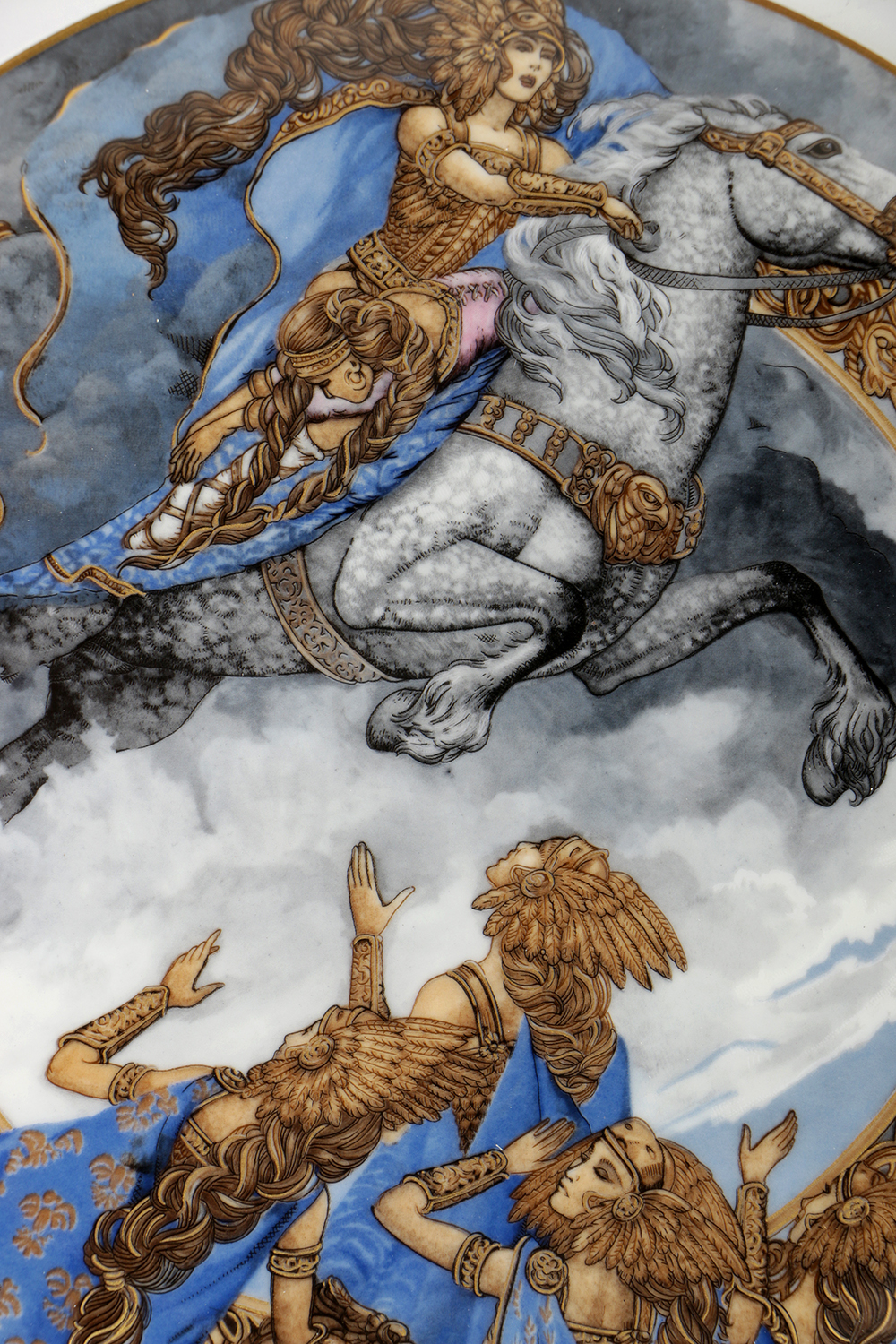 Vintage Hutschenreuther German Fine Porcelain Plate "Die Walküre" from the Series "Der Ring des Nibelungen"