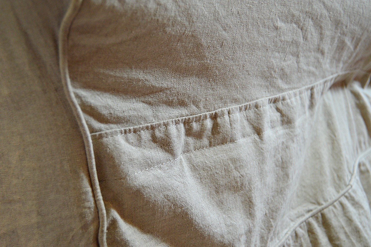 Linen-Slipcovered Sofa with Down/Feather-Filled Cushions