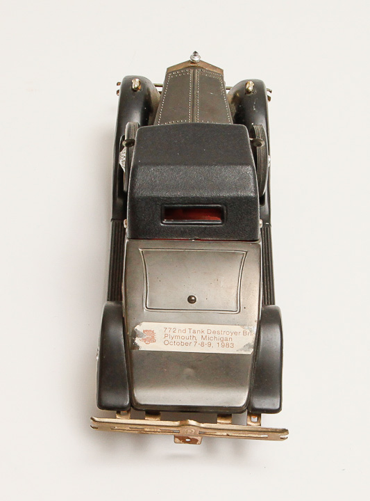 Vintage Car Theme Battery-Operated Radio