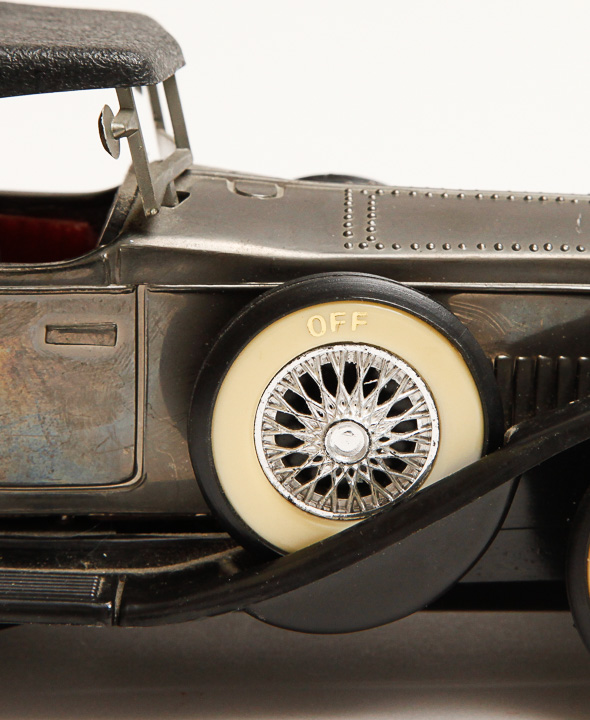 Vintage Car Theme Battery-Operated Radio
