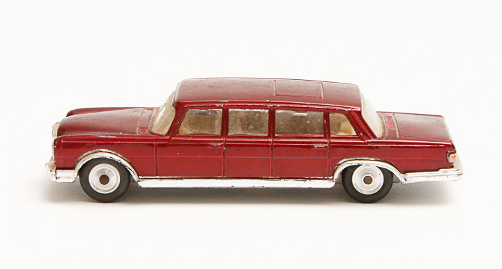 Die-Cast and Resin Corgi Toys Mercedes-Benz 600 Pullman Limousine