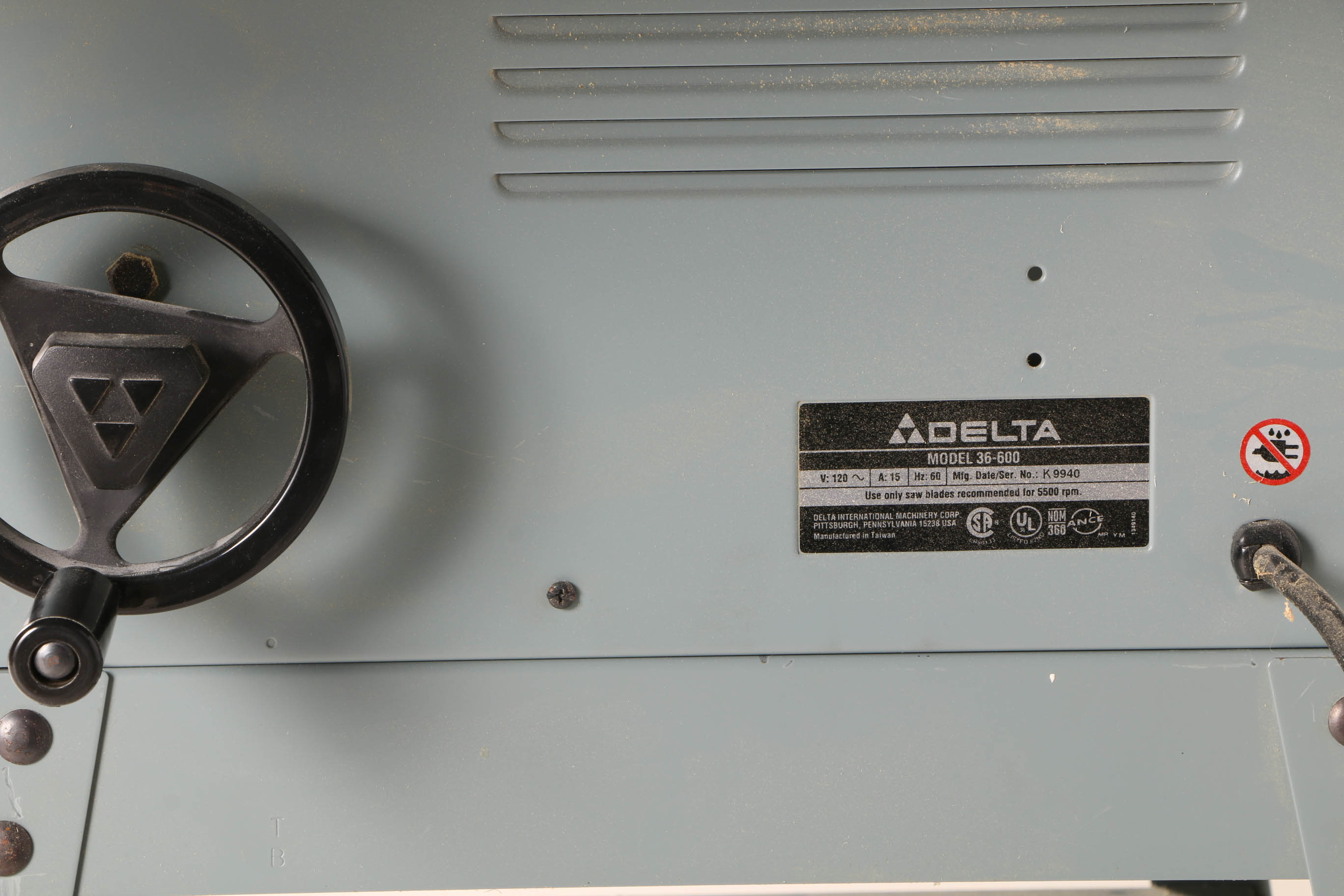 Delta 10" Table Saw