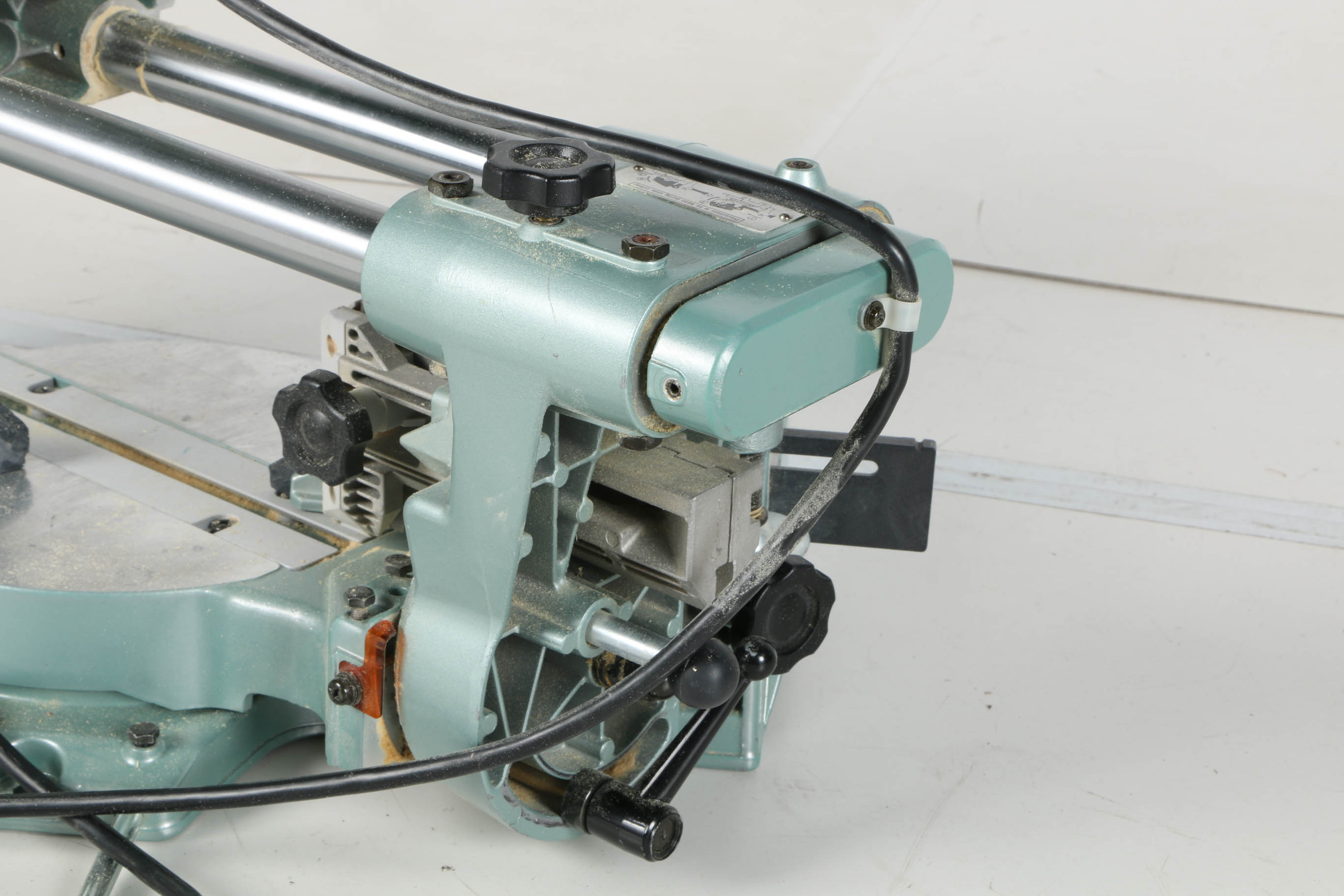 Hitachi 10" Compound Miter Box