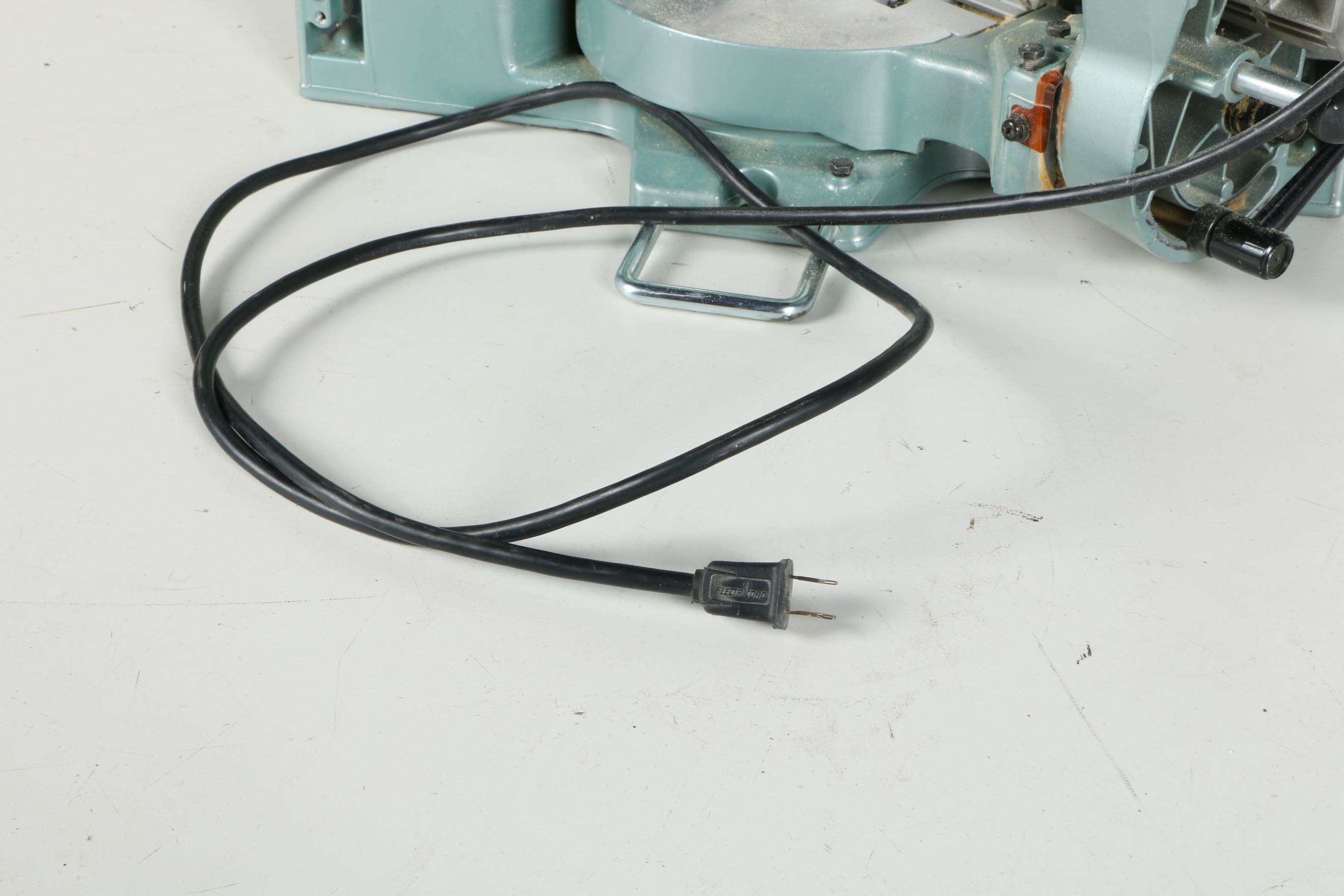 Hitachi 10" Compound Miter Box