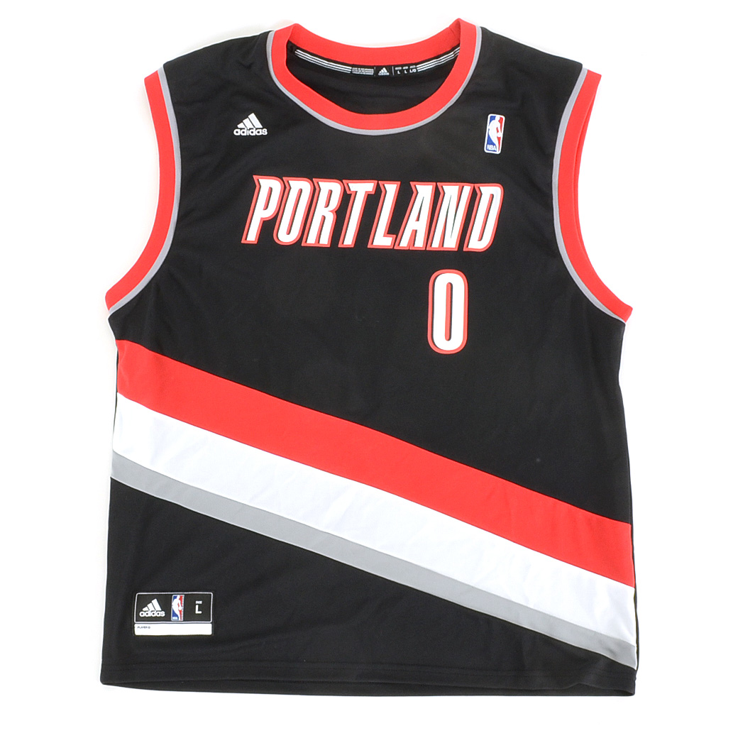 Damian Lillard Signed Jersey