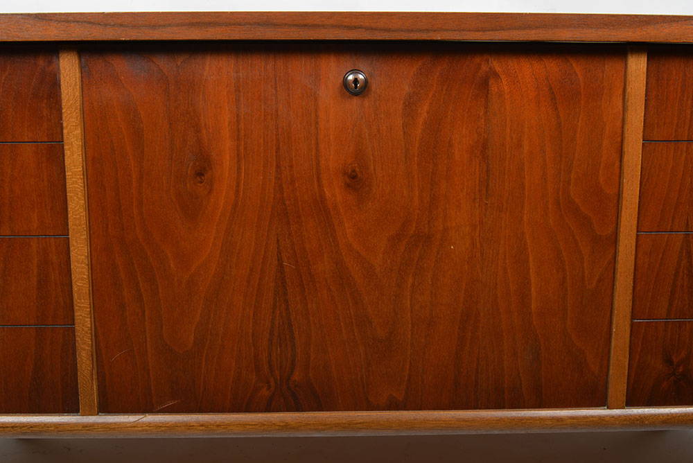Lane Mid-Century Cedar Chest