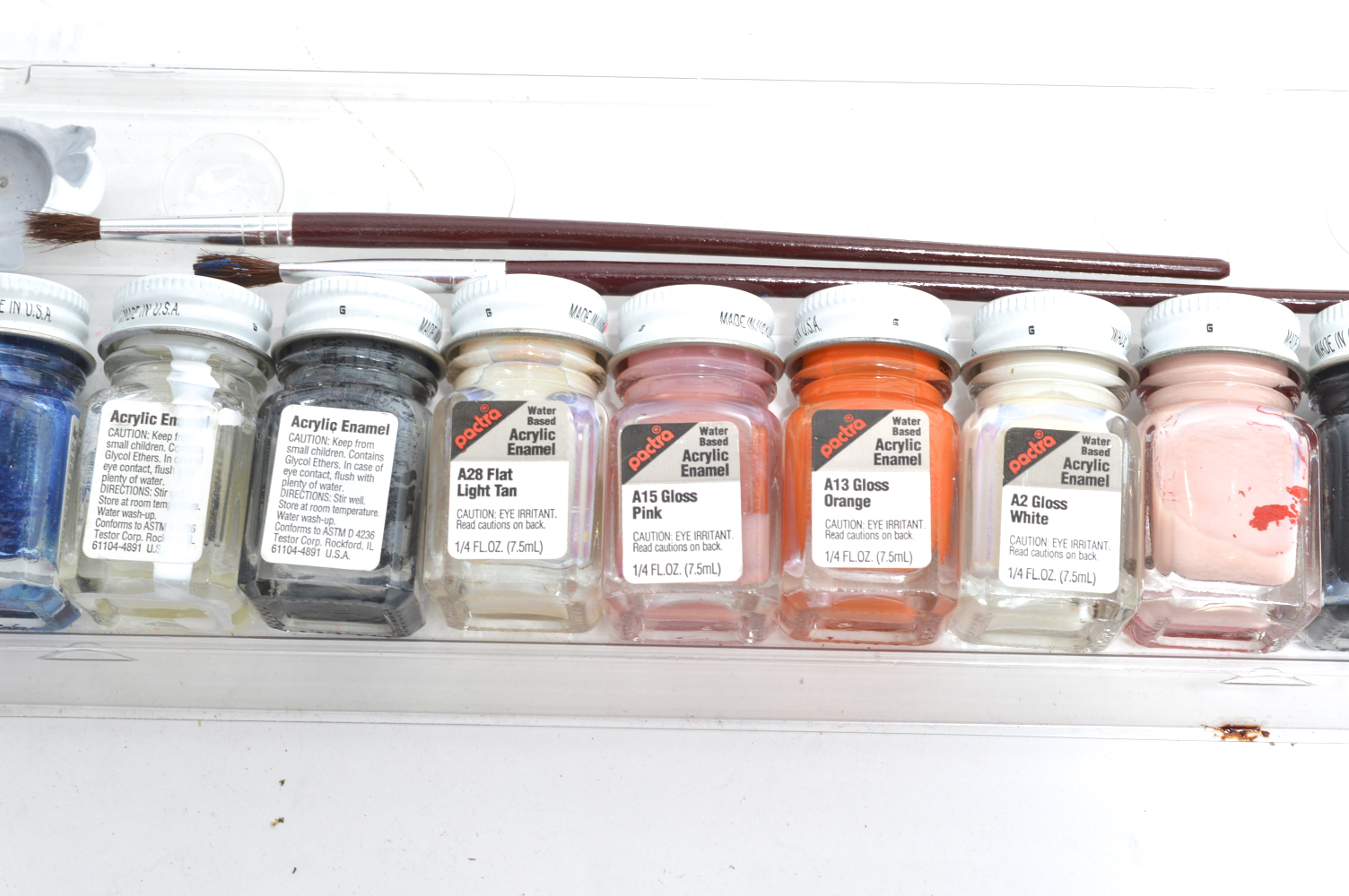 Ford Mustang Mach III Model Car Kit and Model Car Paint Kit