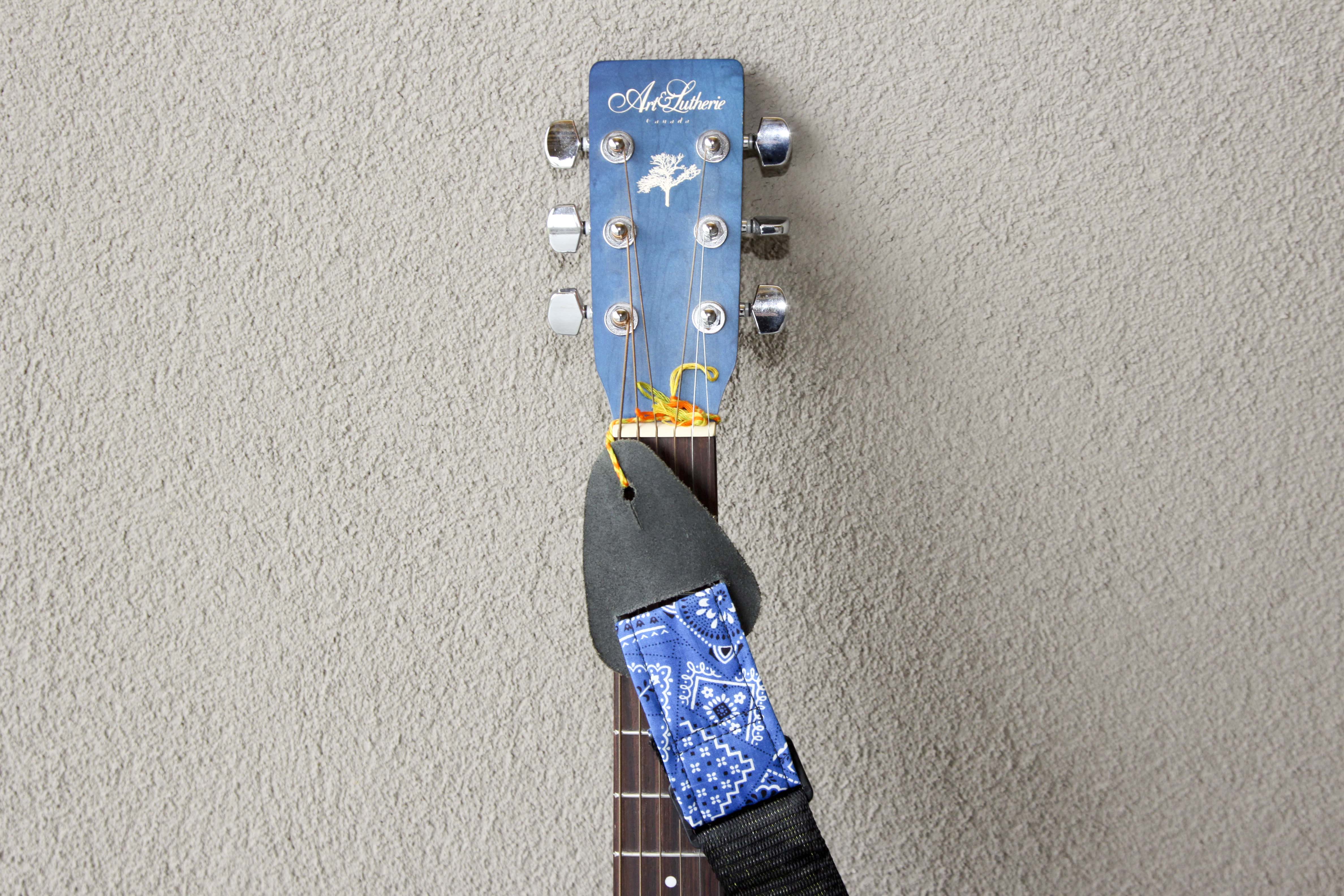 Art & Lutherie Blue Acoustic Guitar With Gigbag