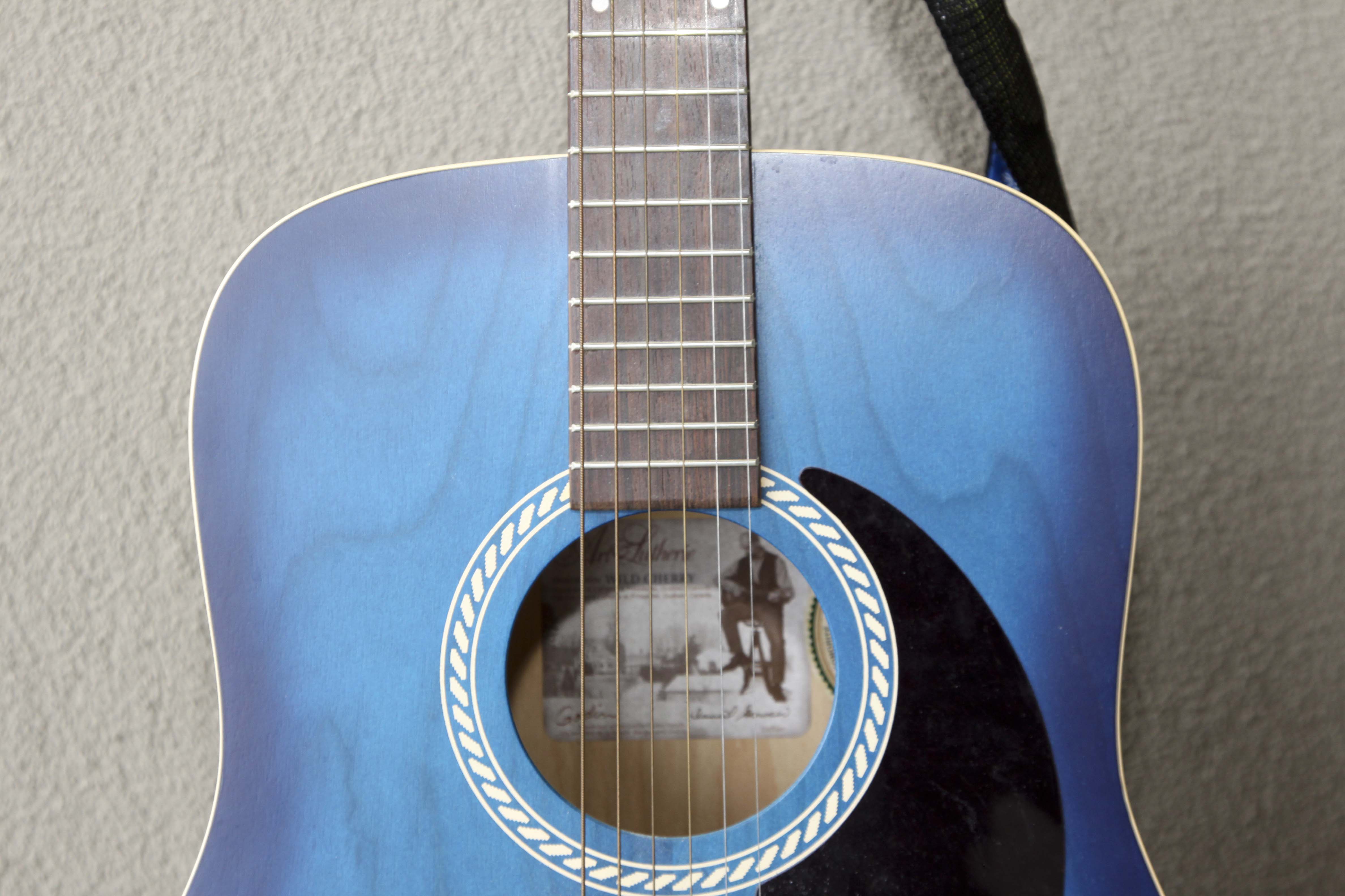 Art & Lutherie Blue Acoustic Guitar With Gigbag