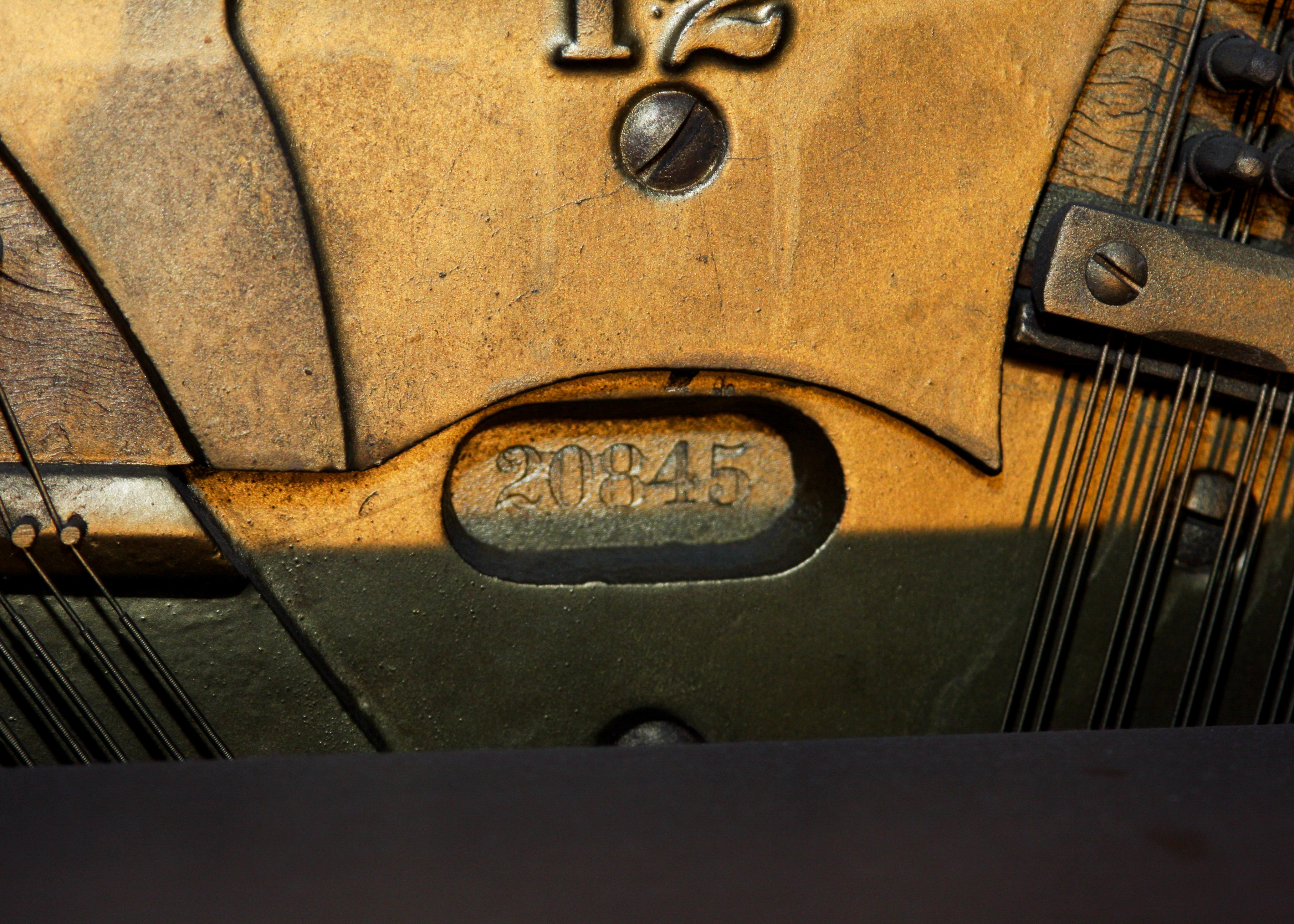 Oliver Upright Piano