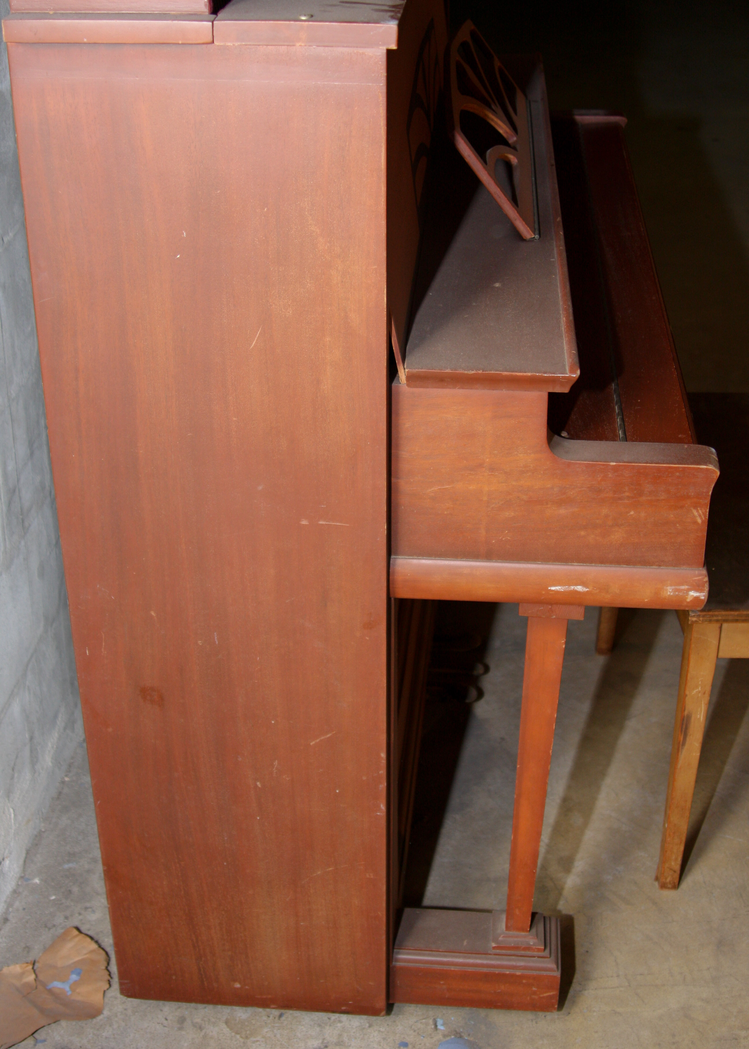 Oliver Upright Piano