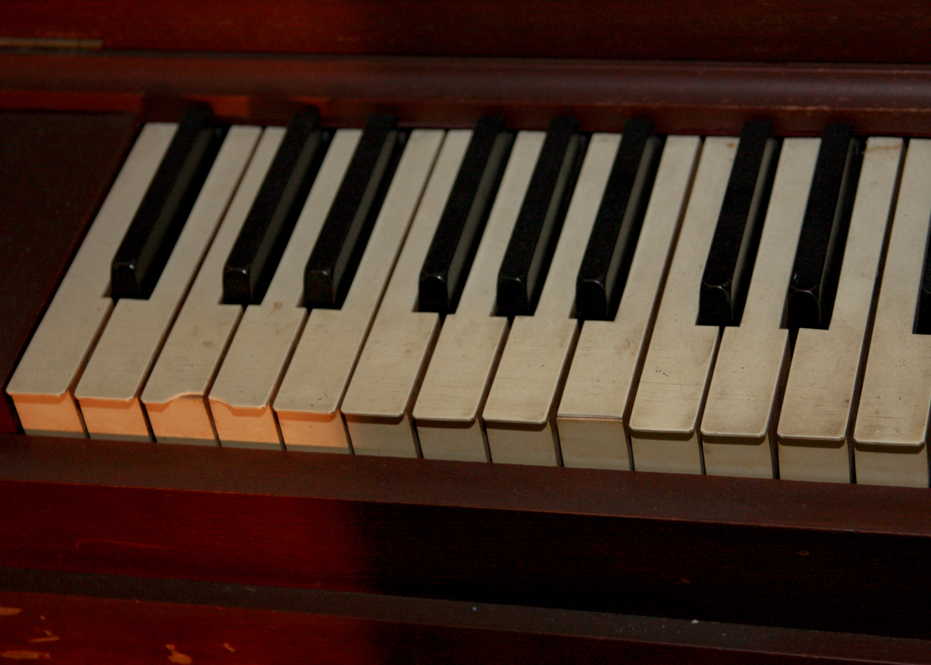 Oliver Upright Piano
