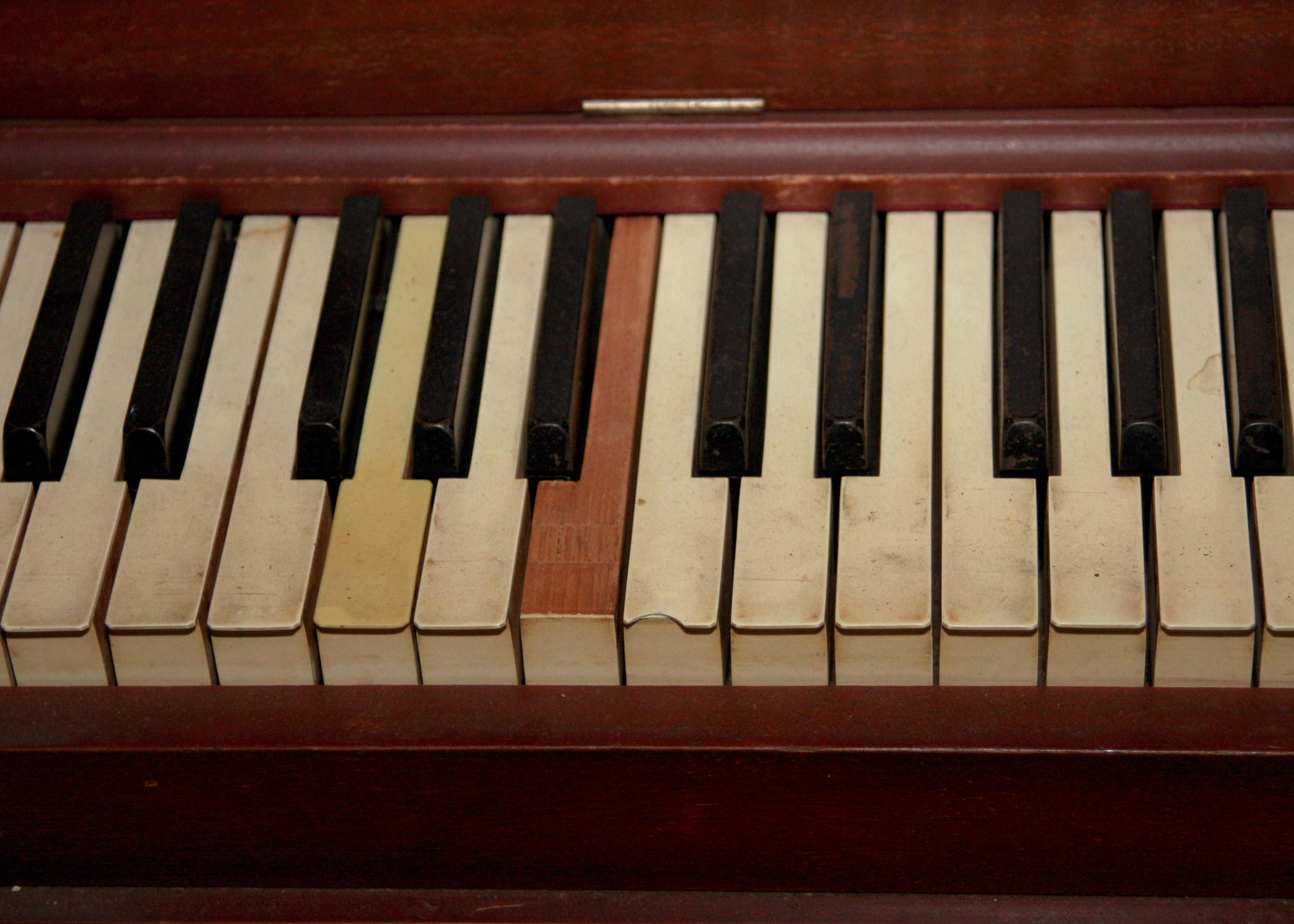 Oliver Upright Piano