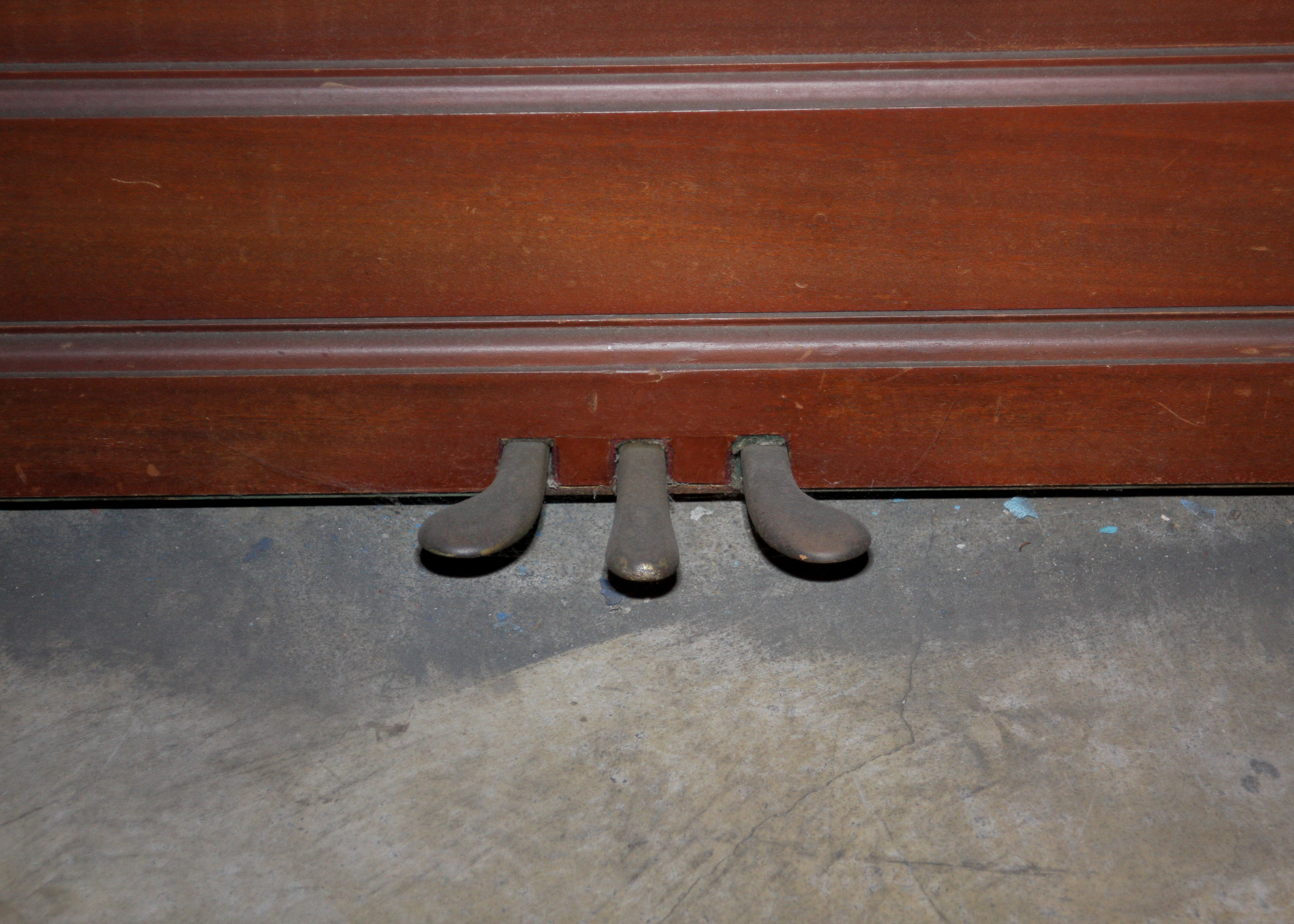 Oliver Upright Piano