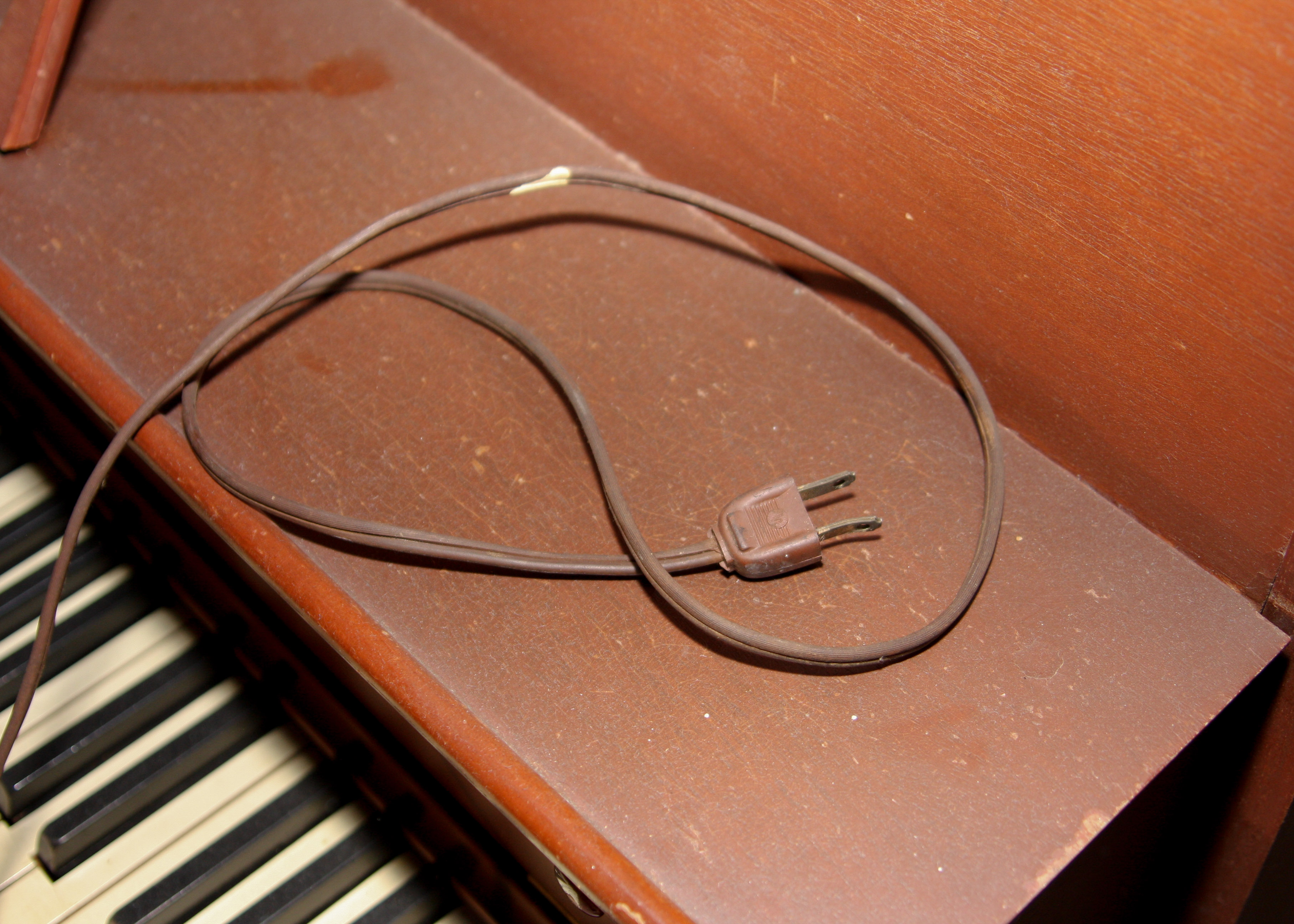 Oliver Upright Piano