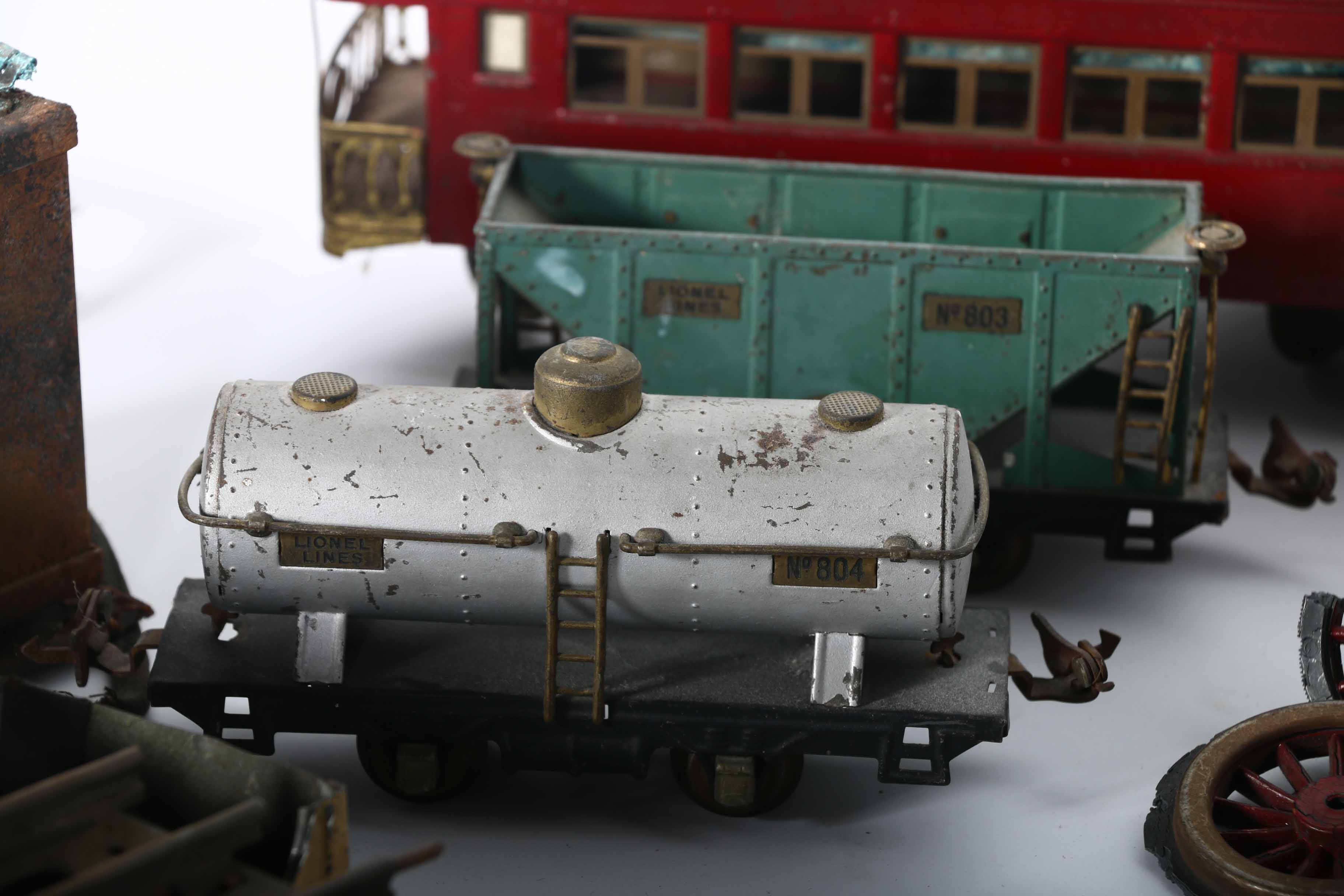 Antique Lionel Trains and Accessories