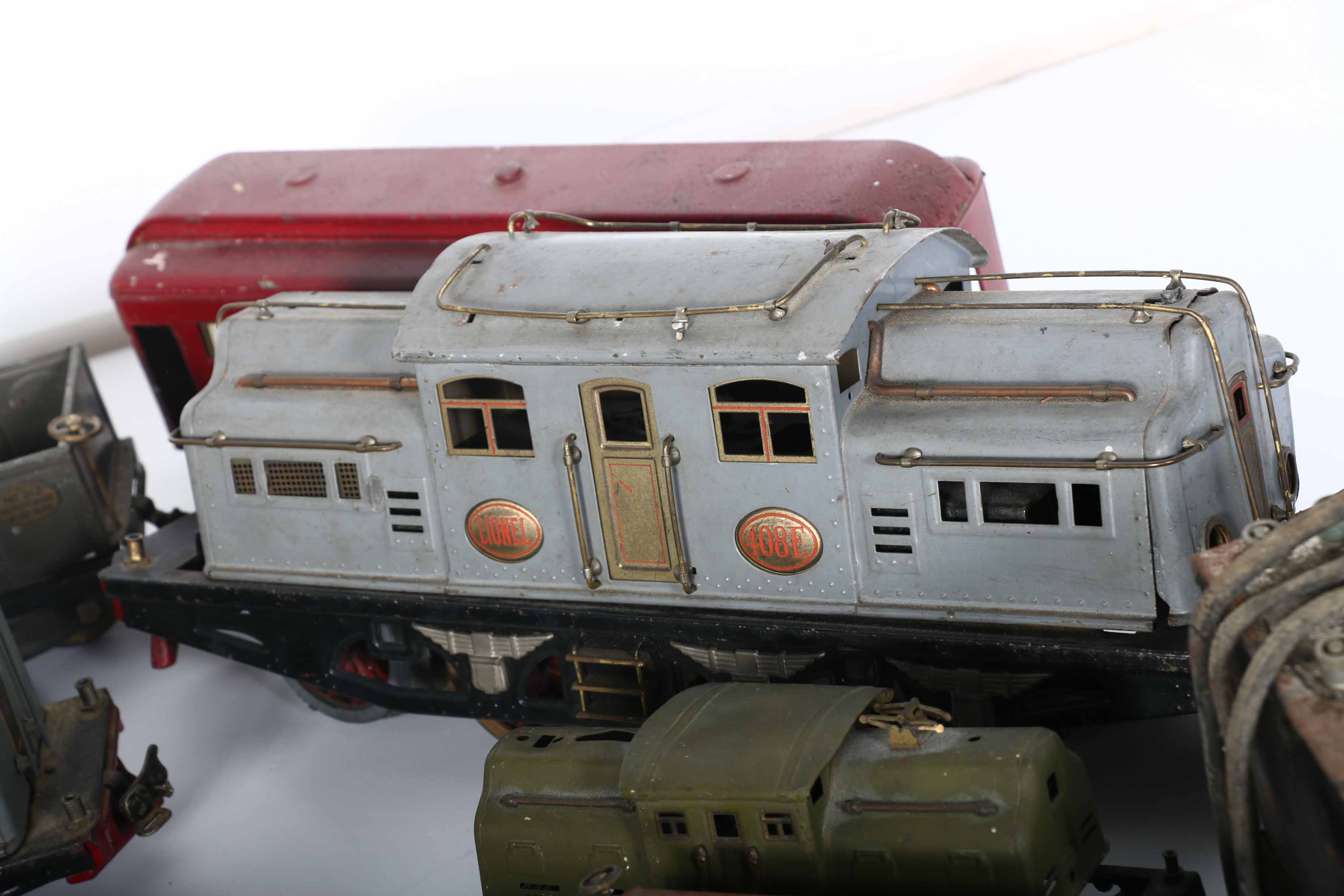 Antique Lionel Trains and Accessories