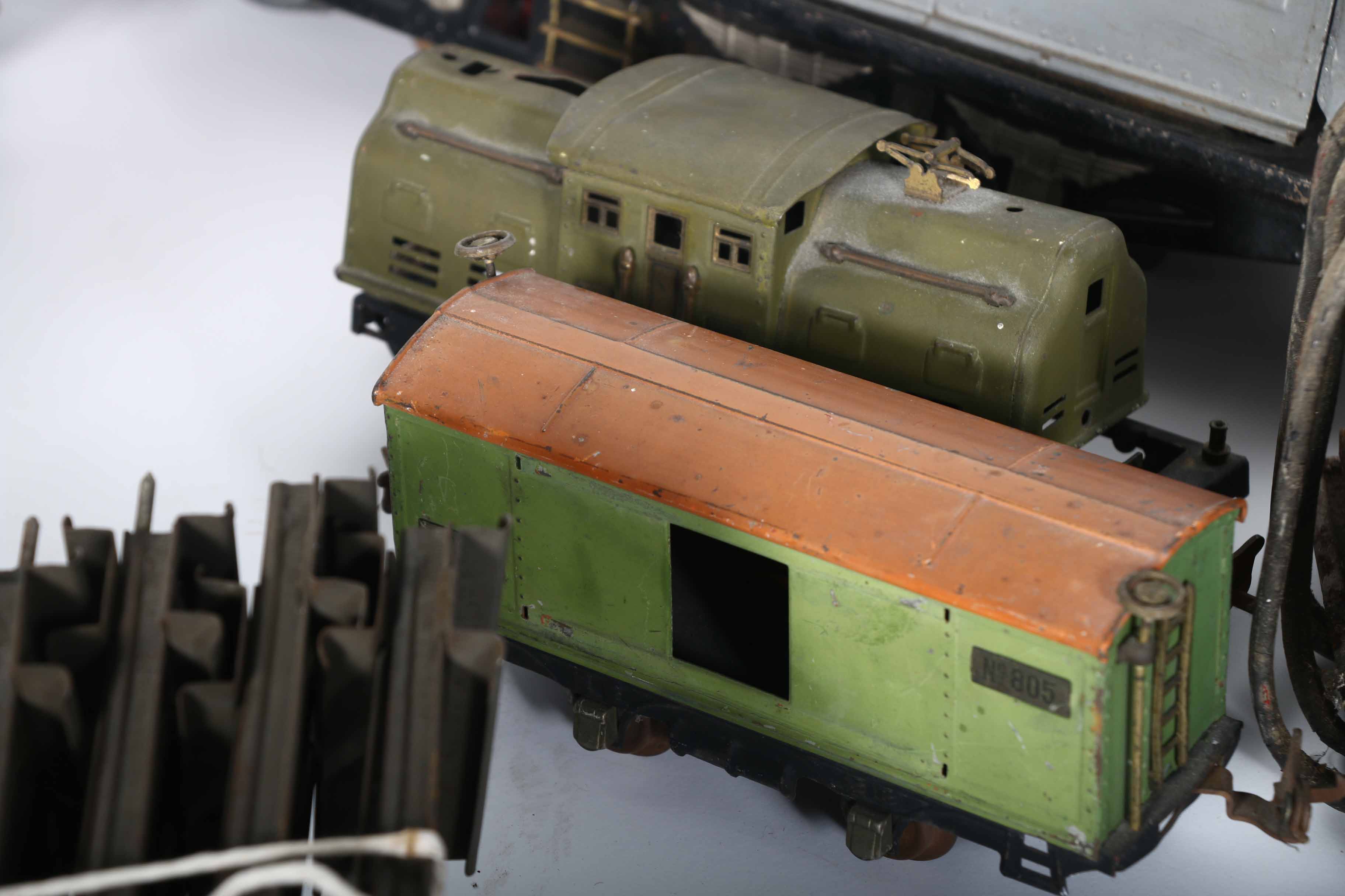 Antique Lionel Trains and Accessories