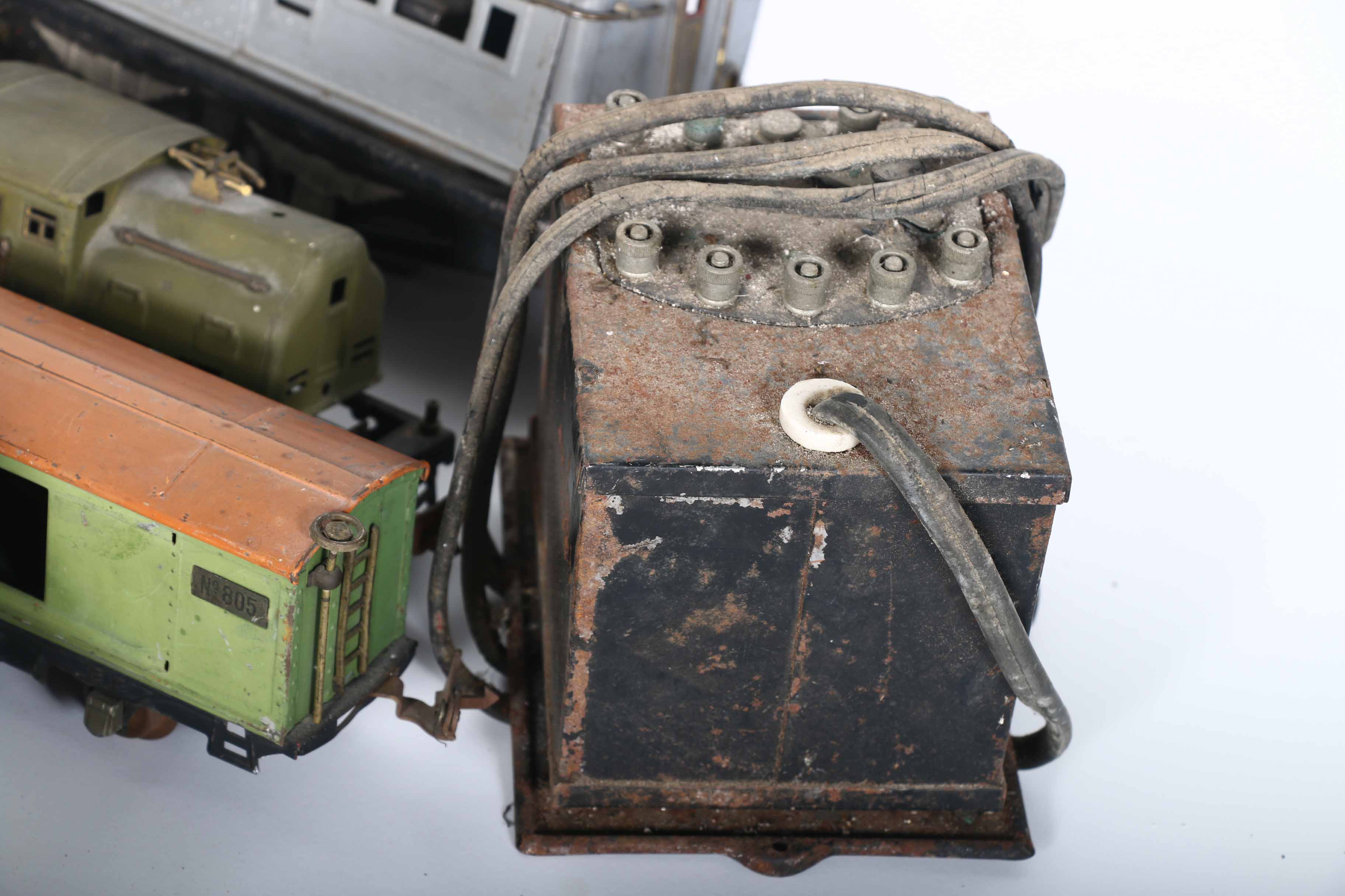 Antique Lionel Trains and Accessories