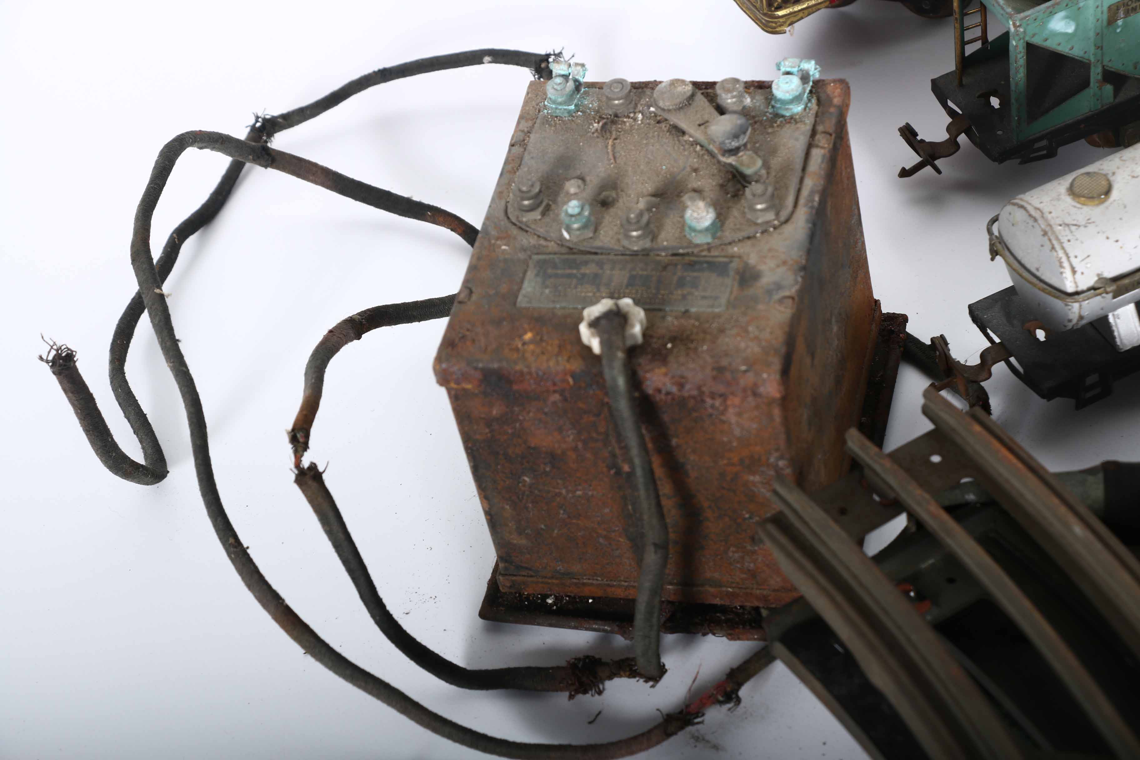 Antique Lionel Trains and Accessories