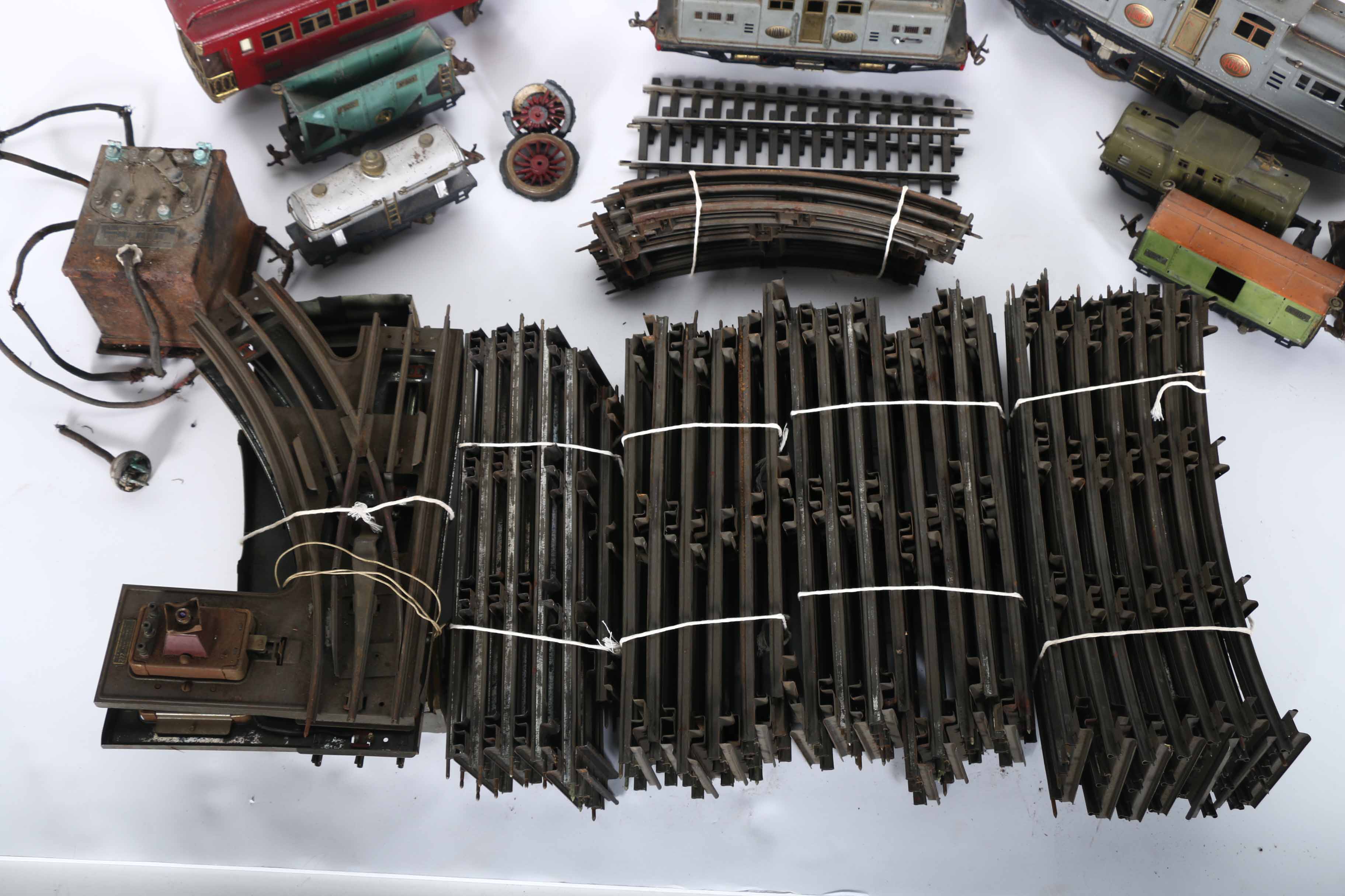 Antique Lionel Trains and Accessories