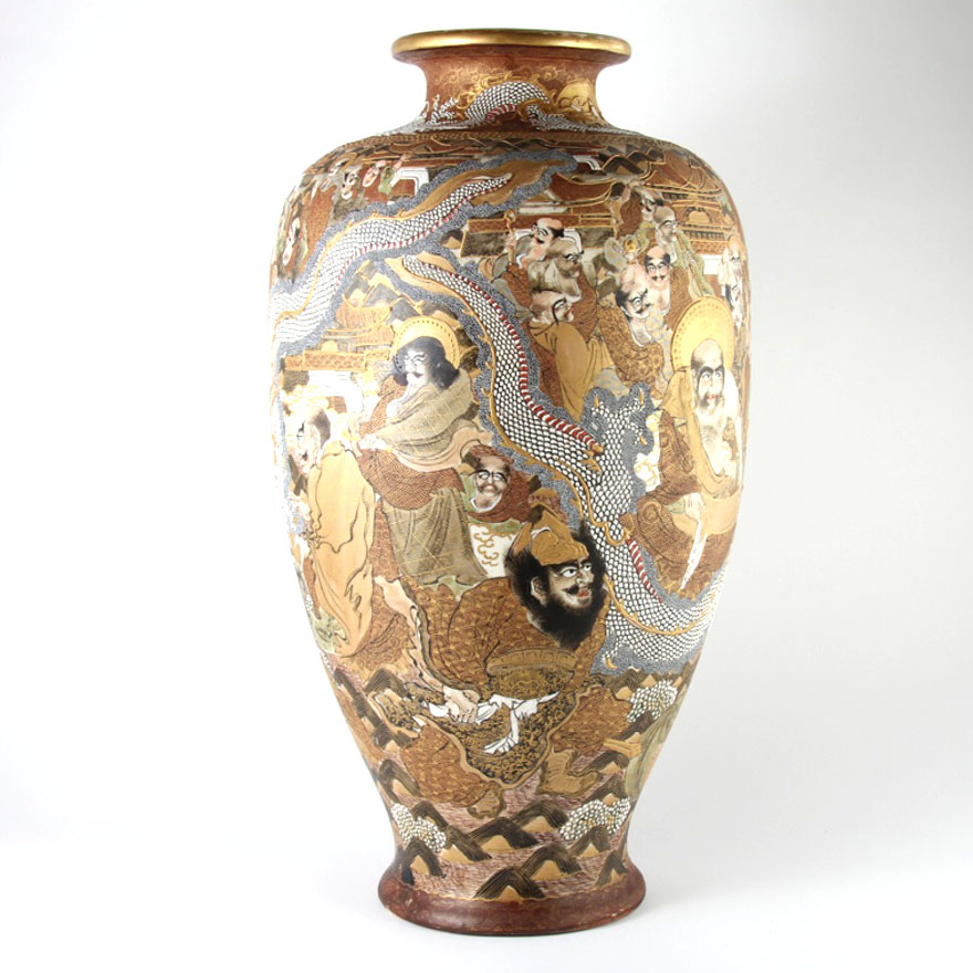 Japanese Meiji Period Thousand Face Satsuma Ware Vase