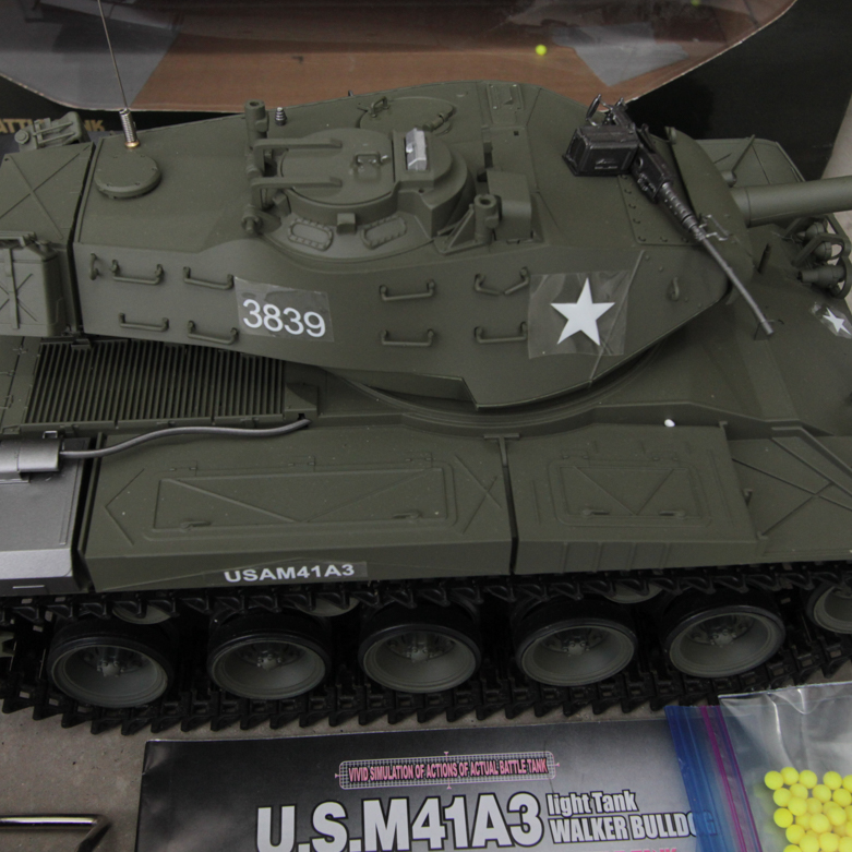 U.S. M41A3 Light Tank Toy and Egofly Helicopter