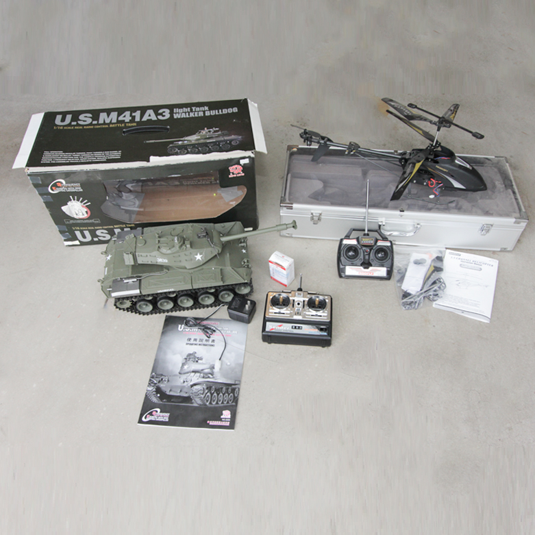 U.S. M41A3 Light Tank Toy and Egofly Helicopter