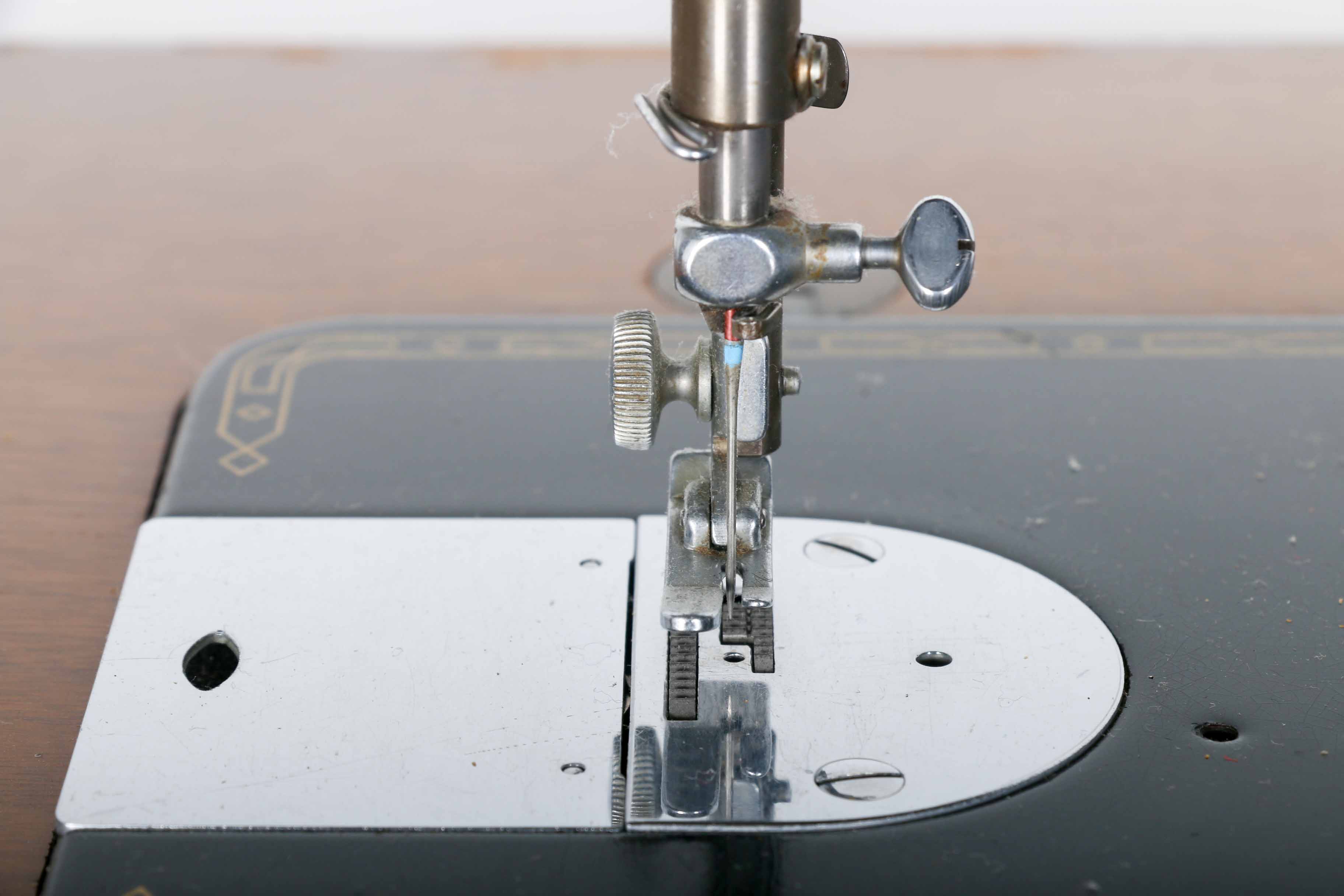 *Unlistable* Vintage Singer 201-3 Singer Sewing Machine