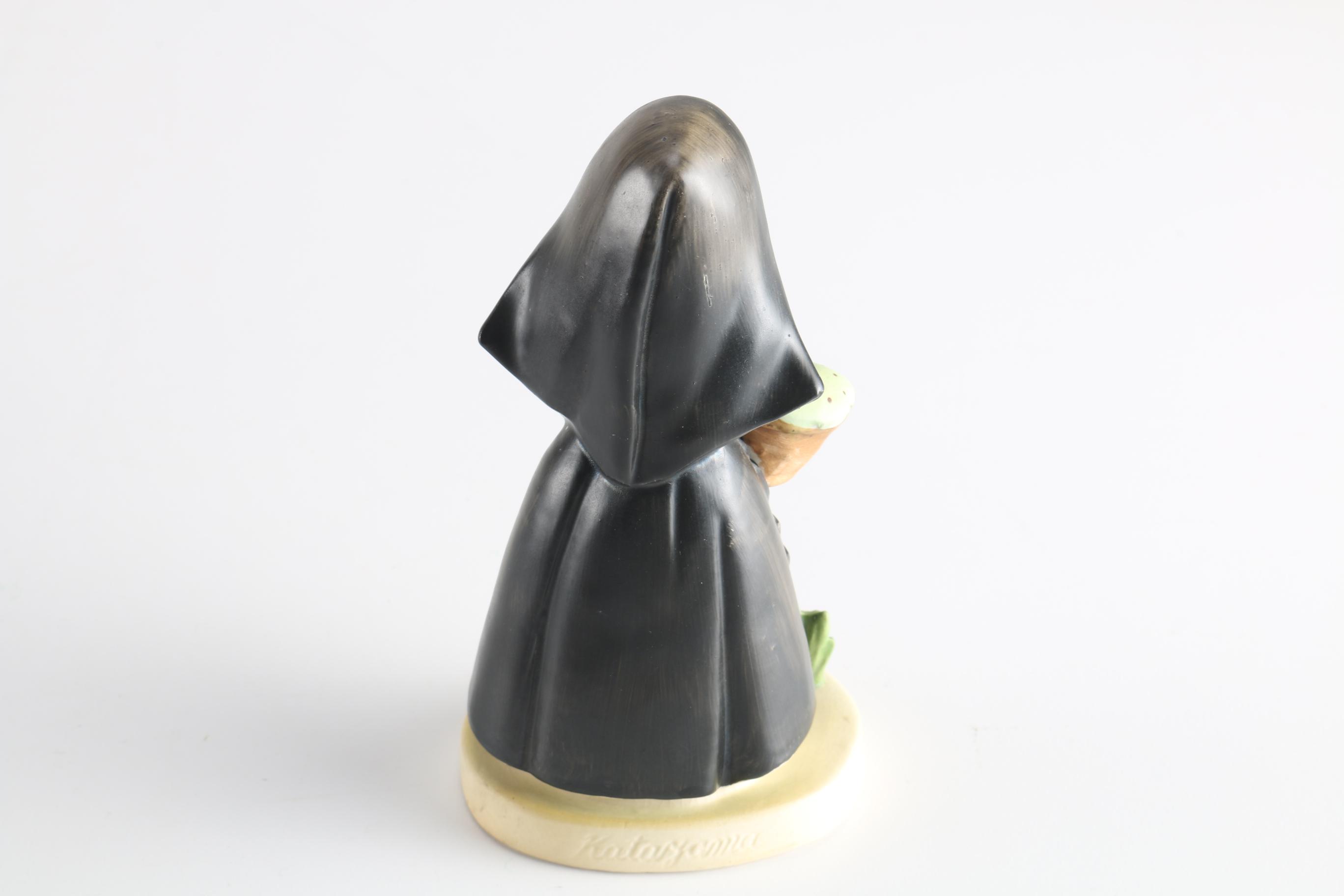 Circa 1960s Nikoniko Katayama Nun Figurine