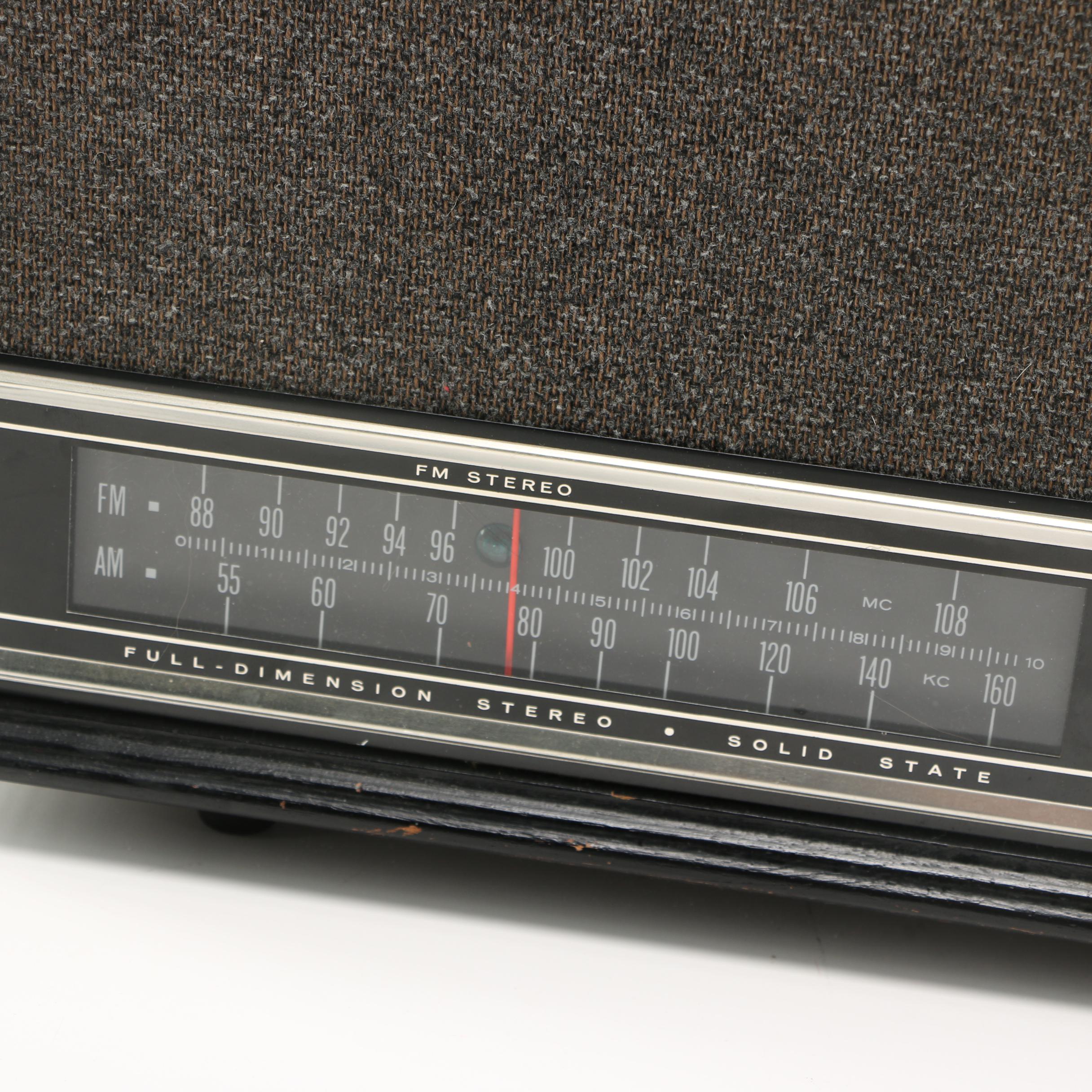 Vintage  AM-FM Stereo Radio