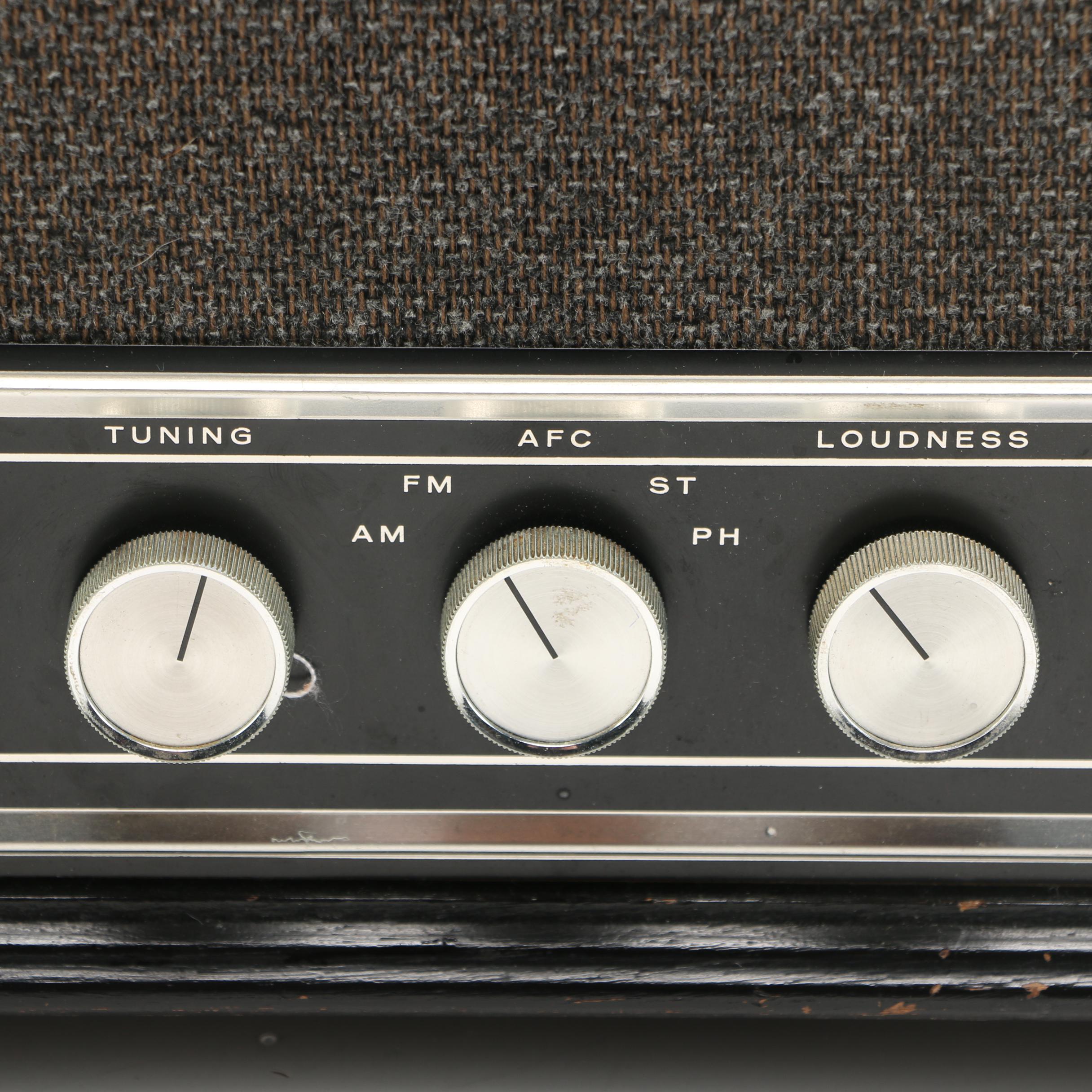 Vintage  AM-FM Stereo Radio