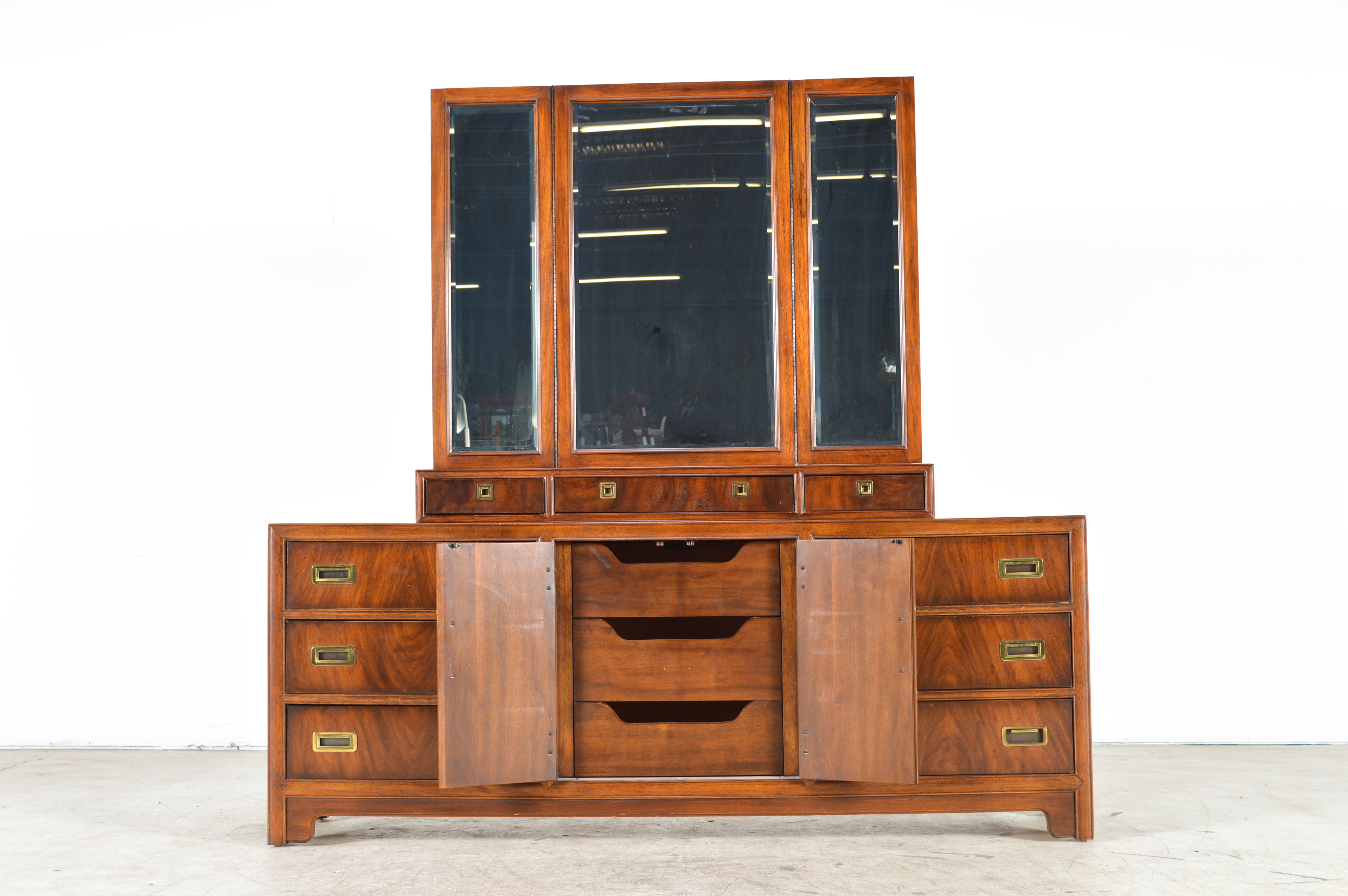 Drexel Heritage "Dynasty Collection" Dresser with Hinged Mirrors