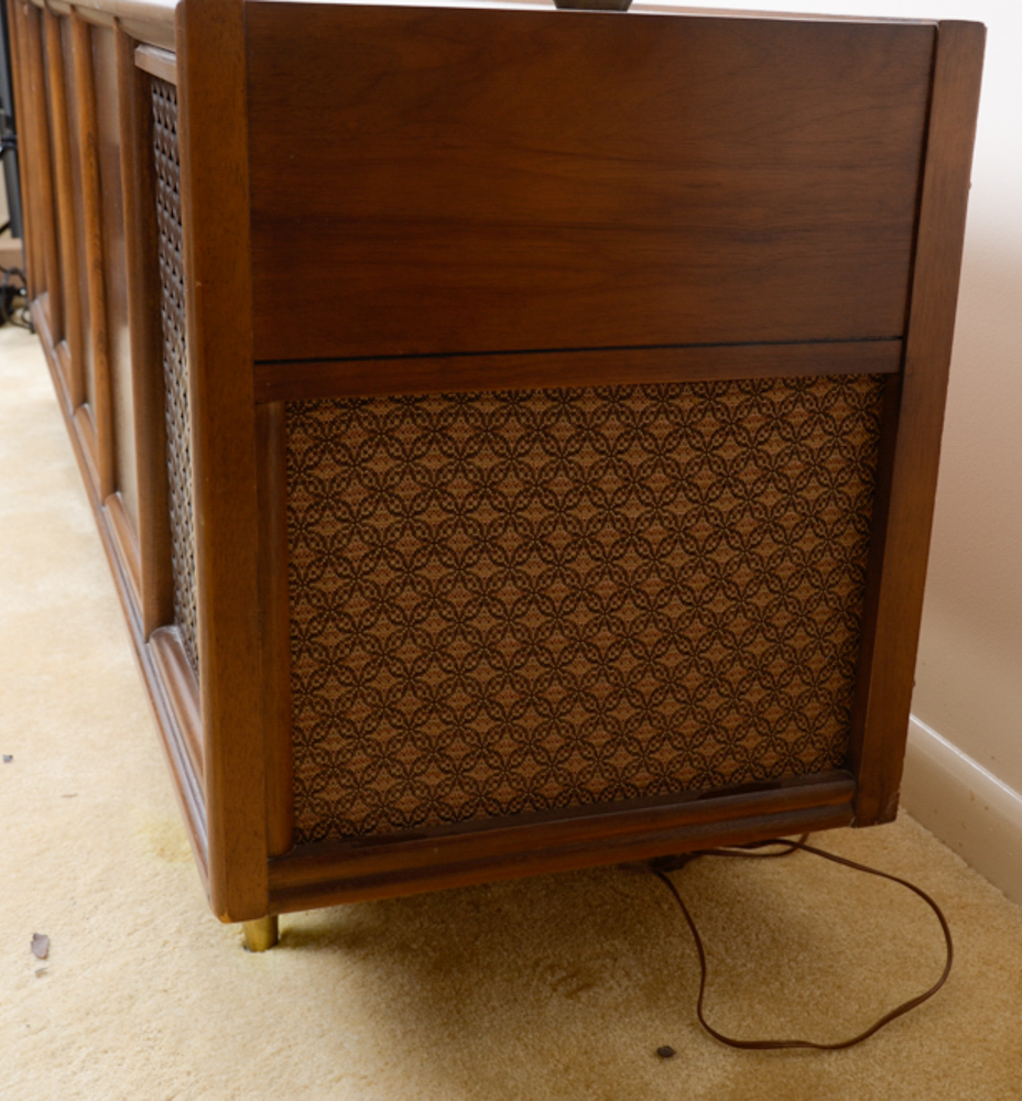 Mid-Century Magnavox Astro-Sonic Stereo Console | EBTH