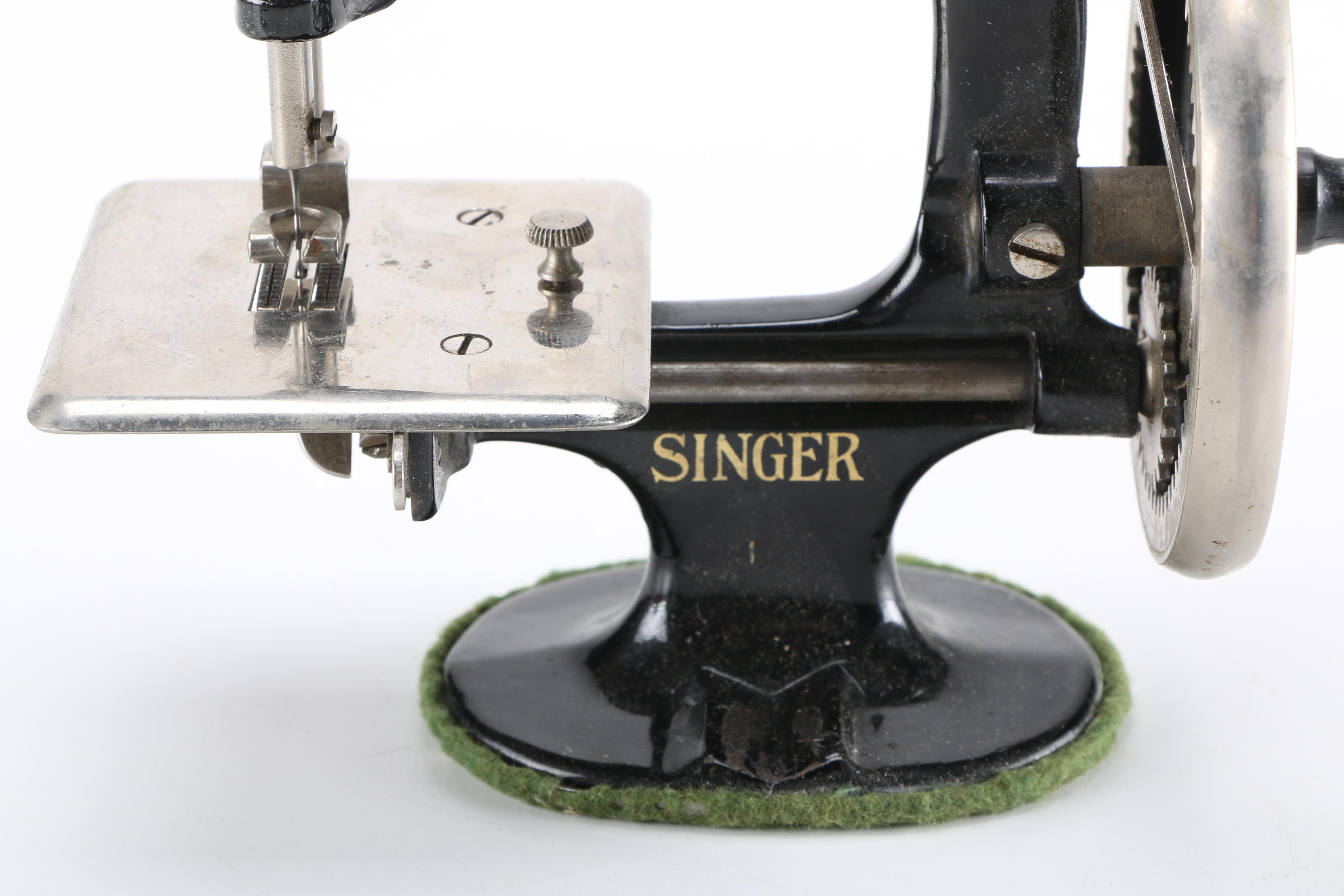 Vintage Child's Singer Sew Handy Sewing Machine Toy