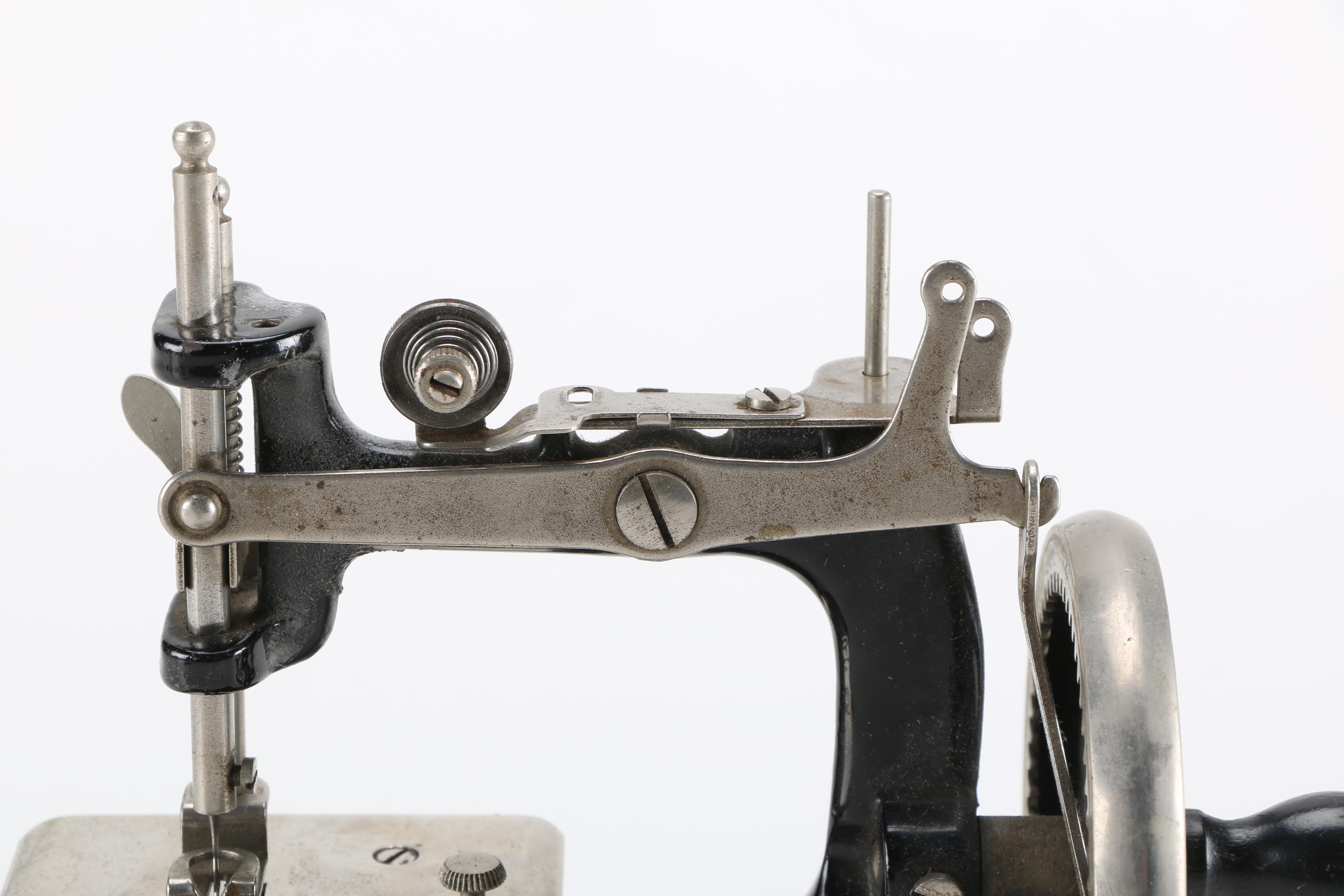 Vintage Child's Singer Sew Handy Sewing Machine Toy