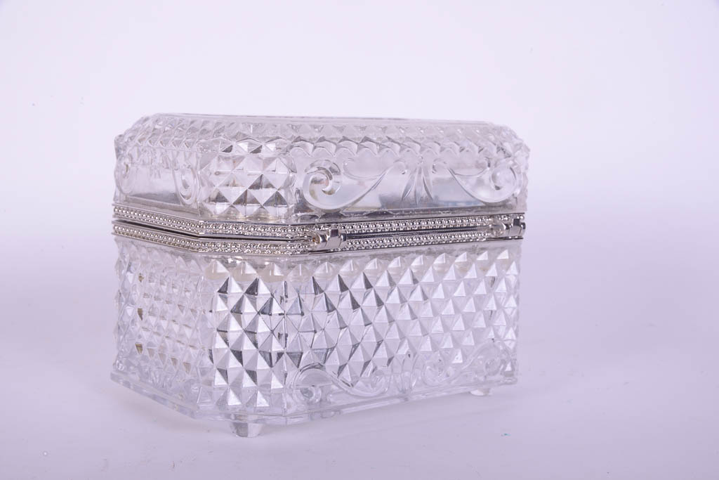 Thomas Kinkade "Holiday Reflections" Crystal Music Box